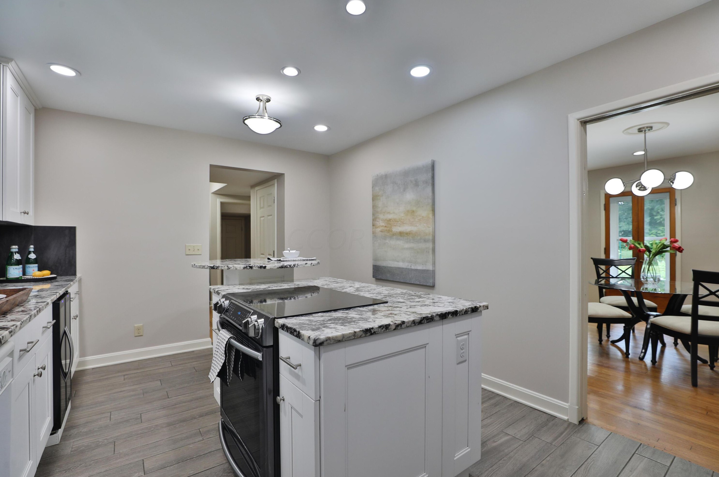 155 Roosevelt Ave, Columbus OH  43209-1559 exterior