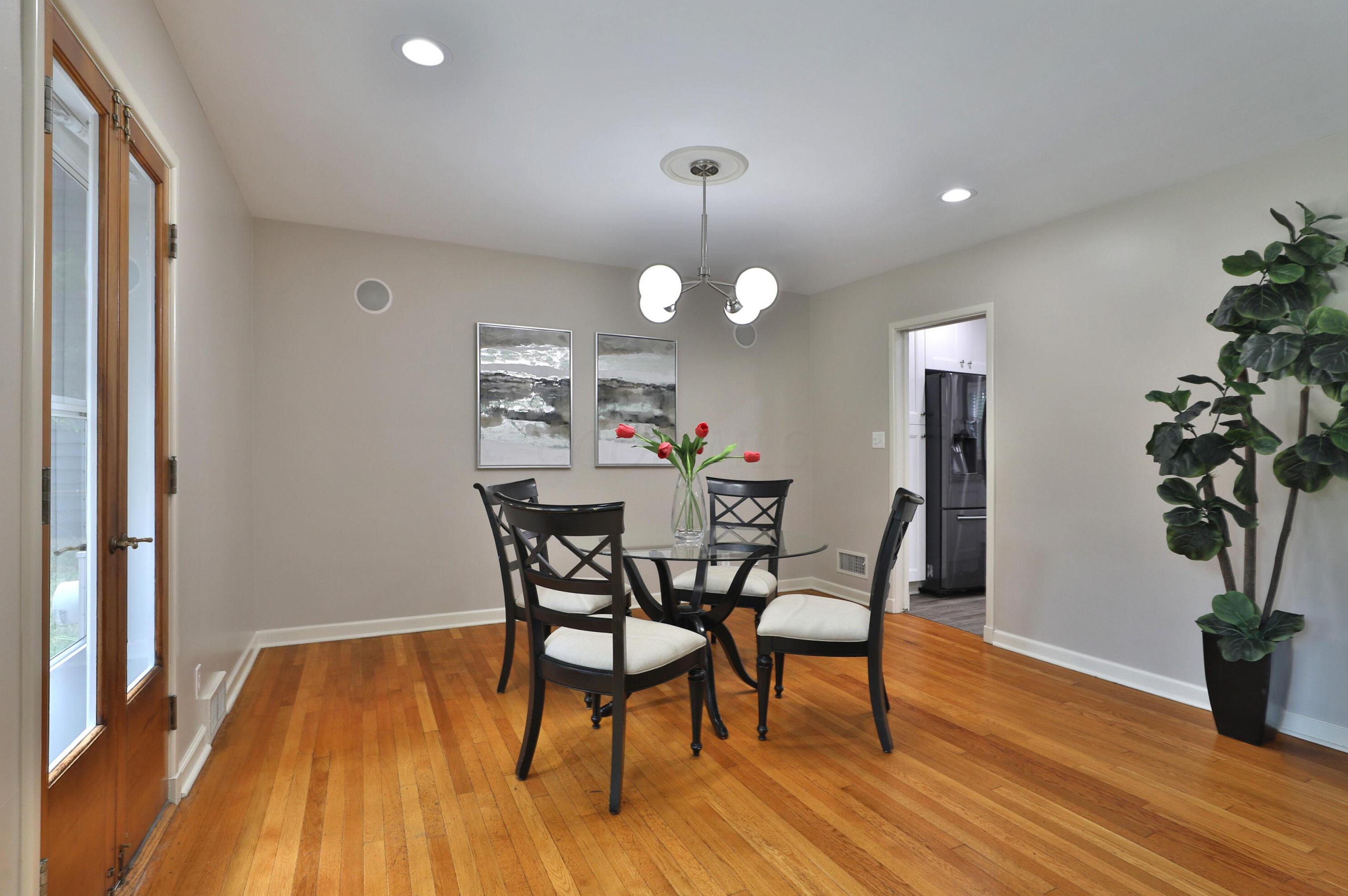 155 Roosevelt Ave, Columbus OH  43209-1559 exterior