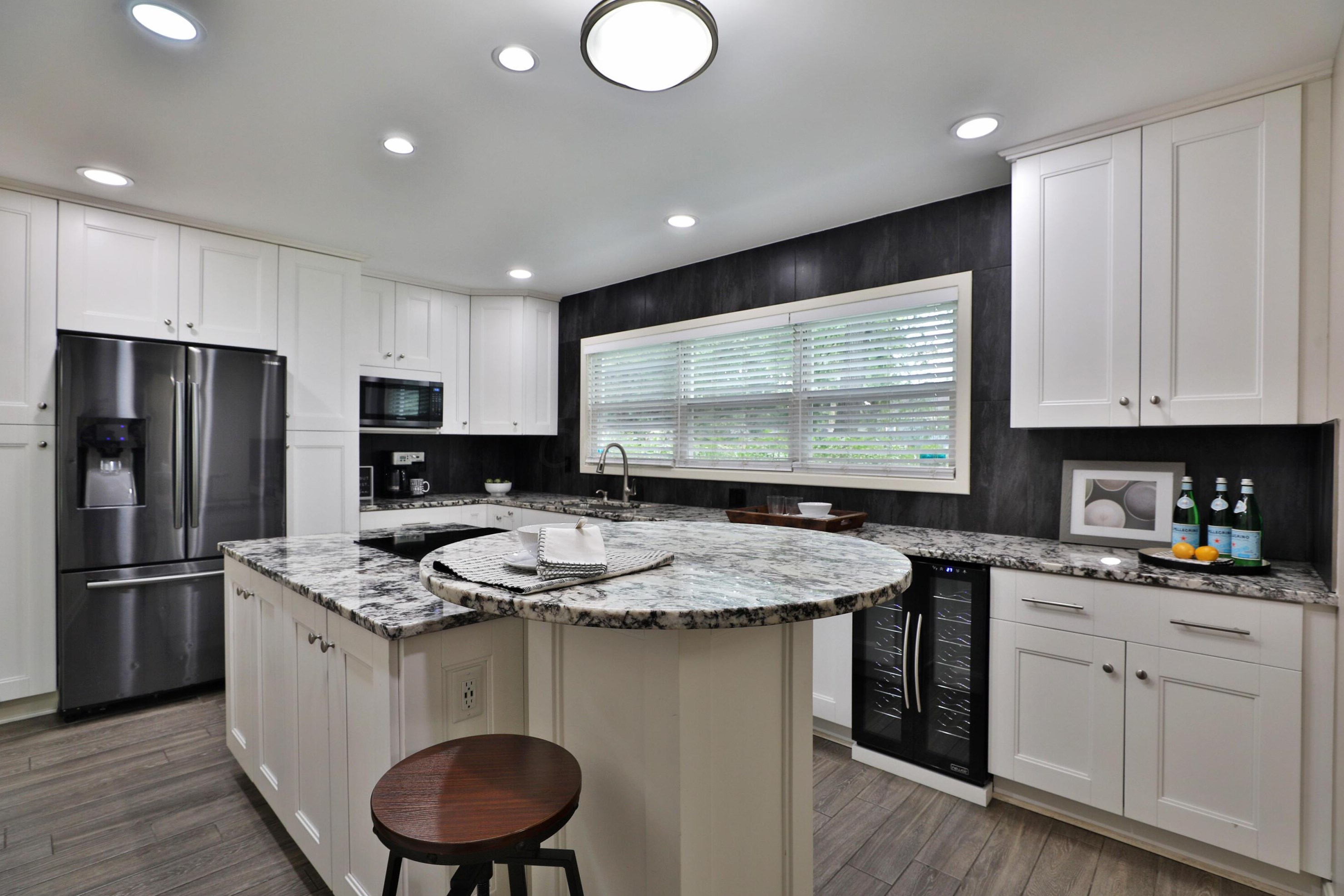 155 Roosevelt Ave, Columbus OH  43209-1559 exterior