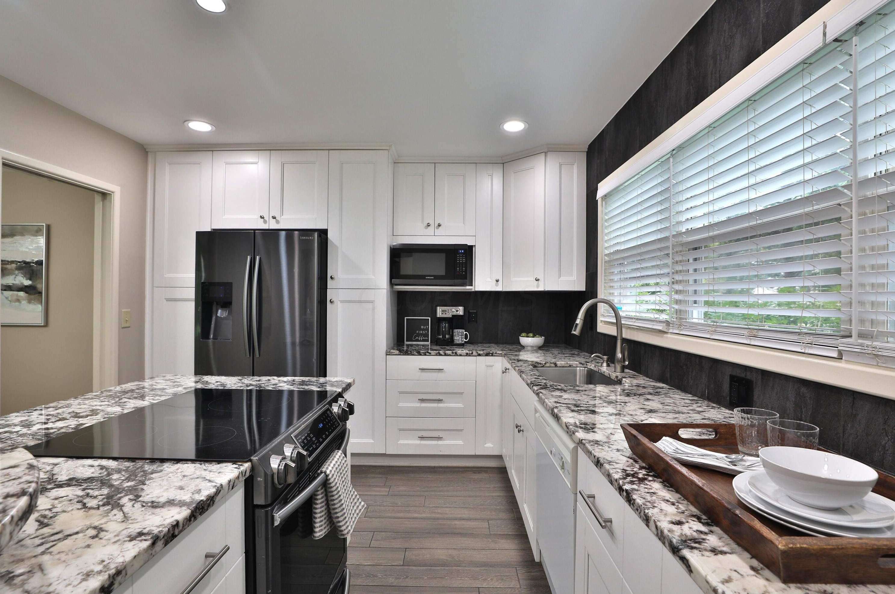 155 Roosevelt Ave, Columbus OH  43209-1559 exterior