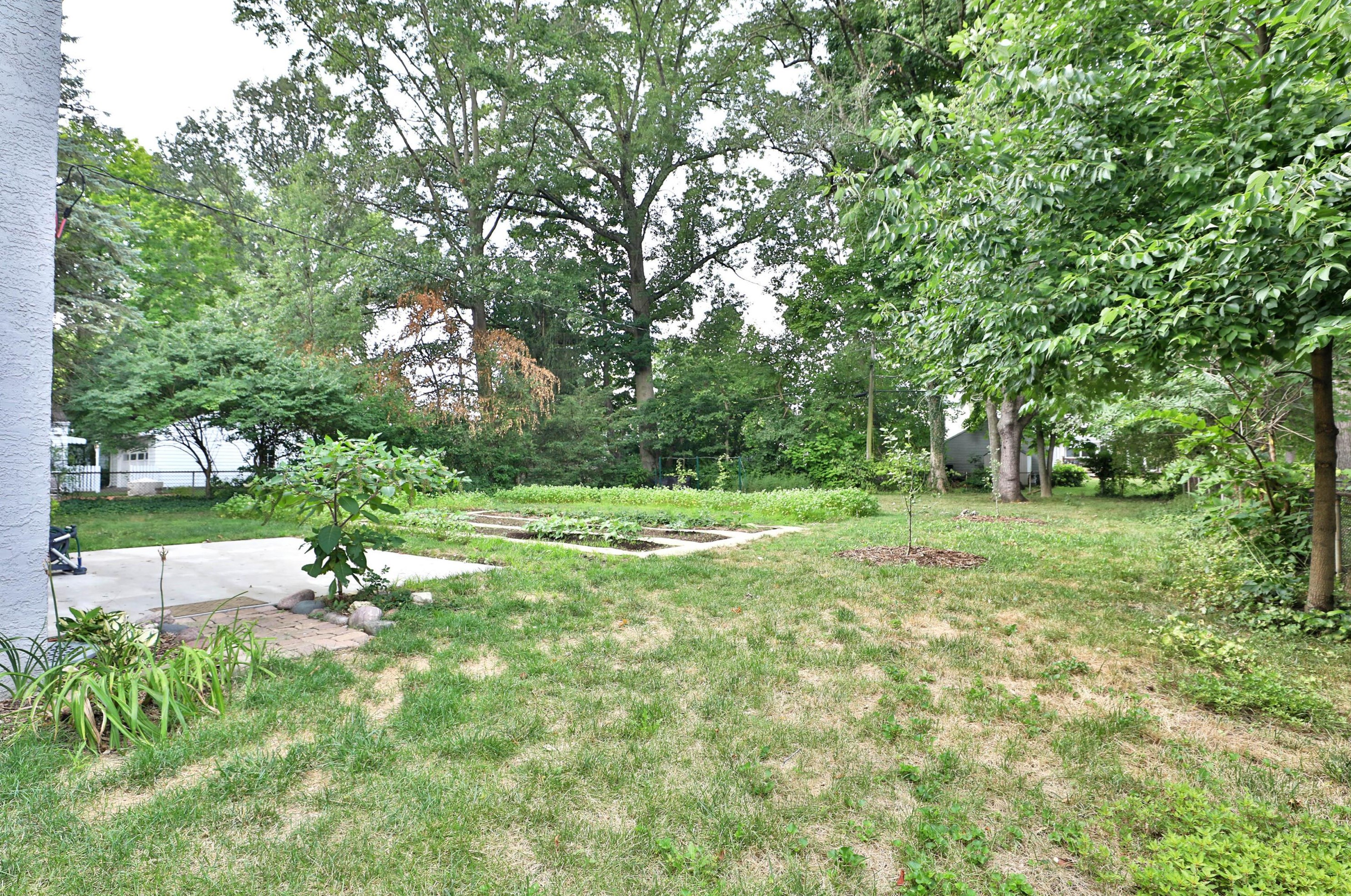 155 Roosevelt Ave, Columbus OH  43209-1559 exterior