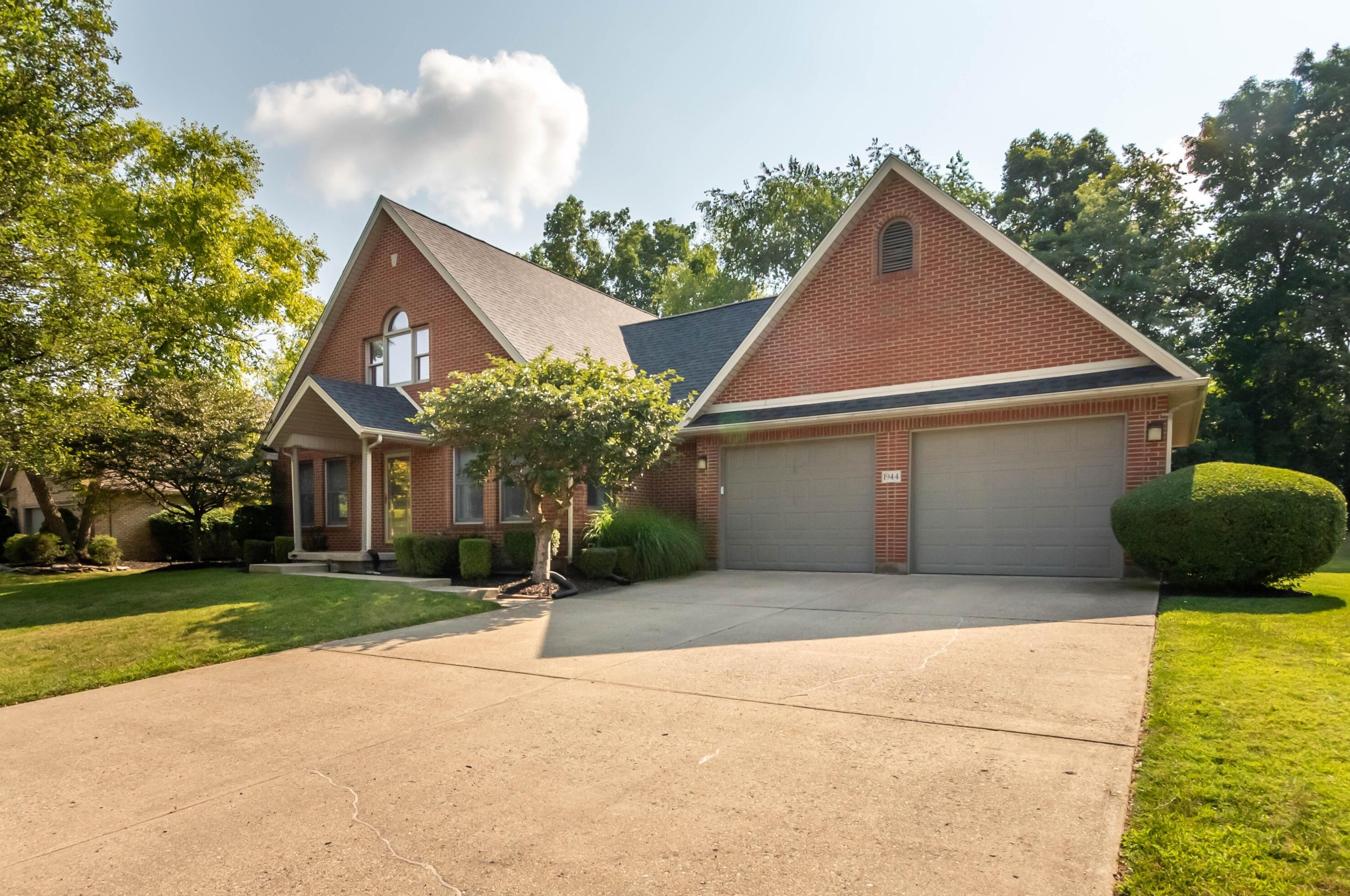 1944 Appian Way, Springfield, OH 45503