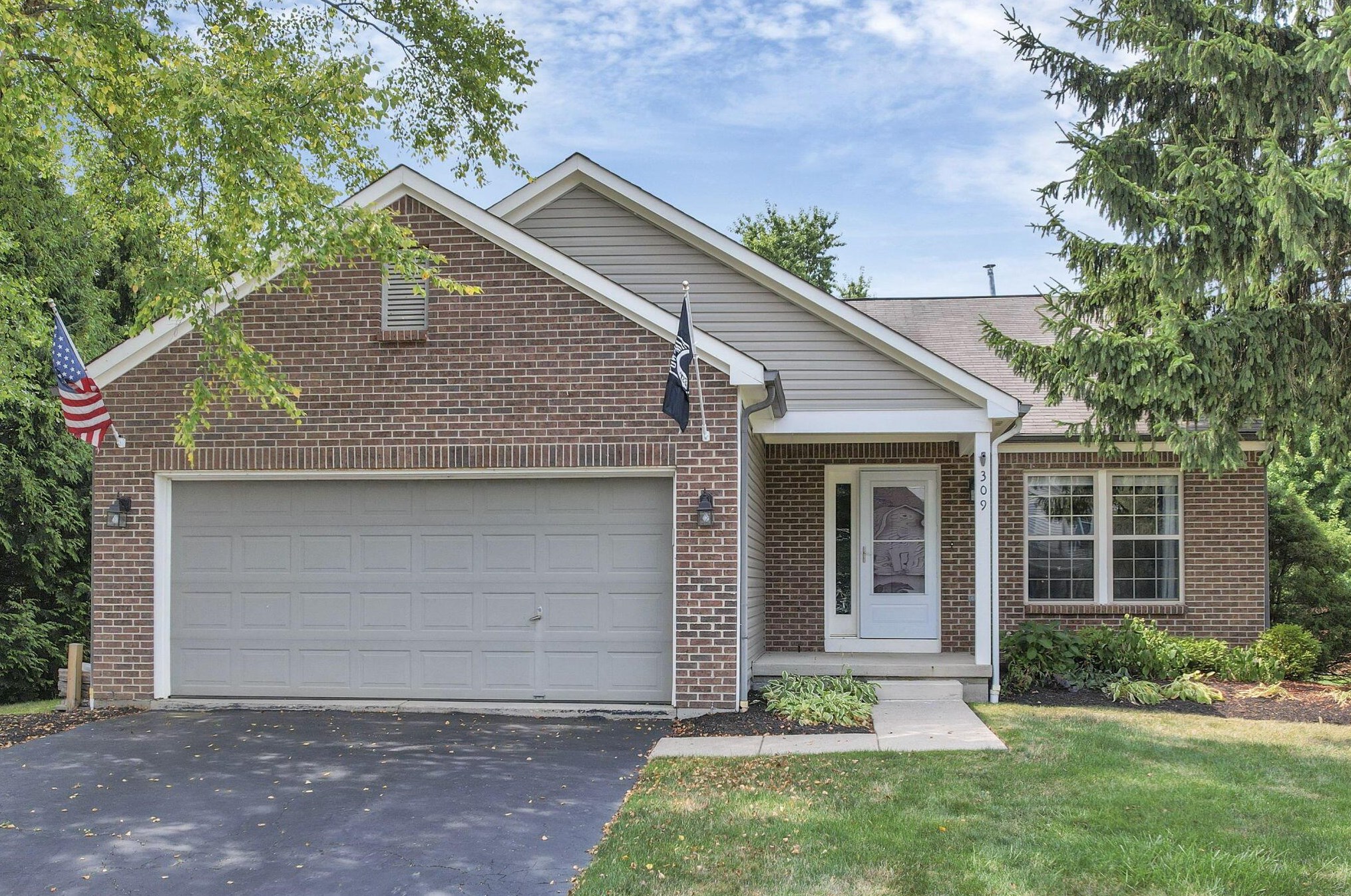 309 Edgemont Ct, Pataskala, OH 43062