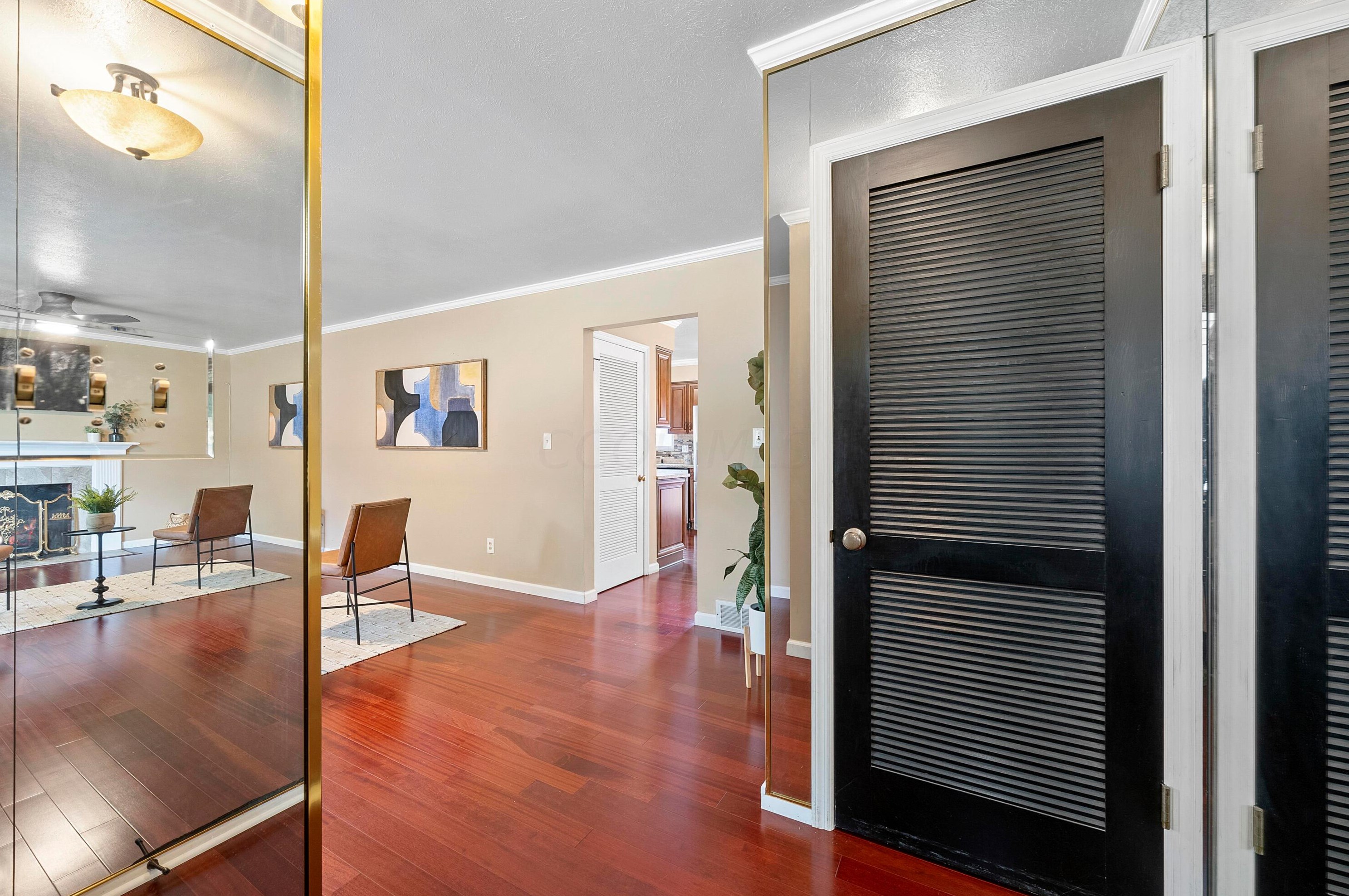 4376 Mound St, Columbus OH  43227-4704 exterior