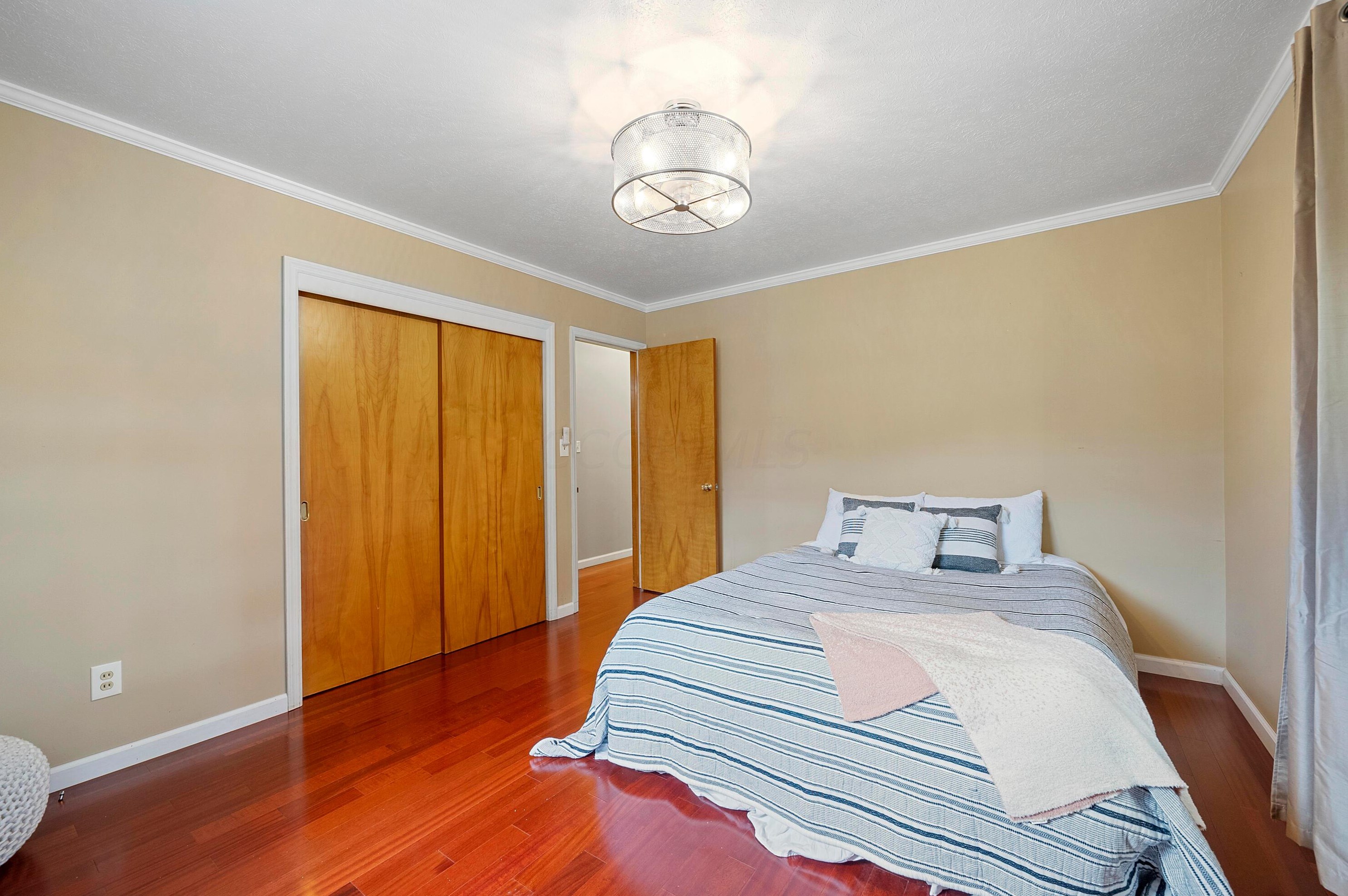 4376 Mound St, Columbus OH  43227-4704 exterior