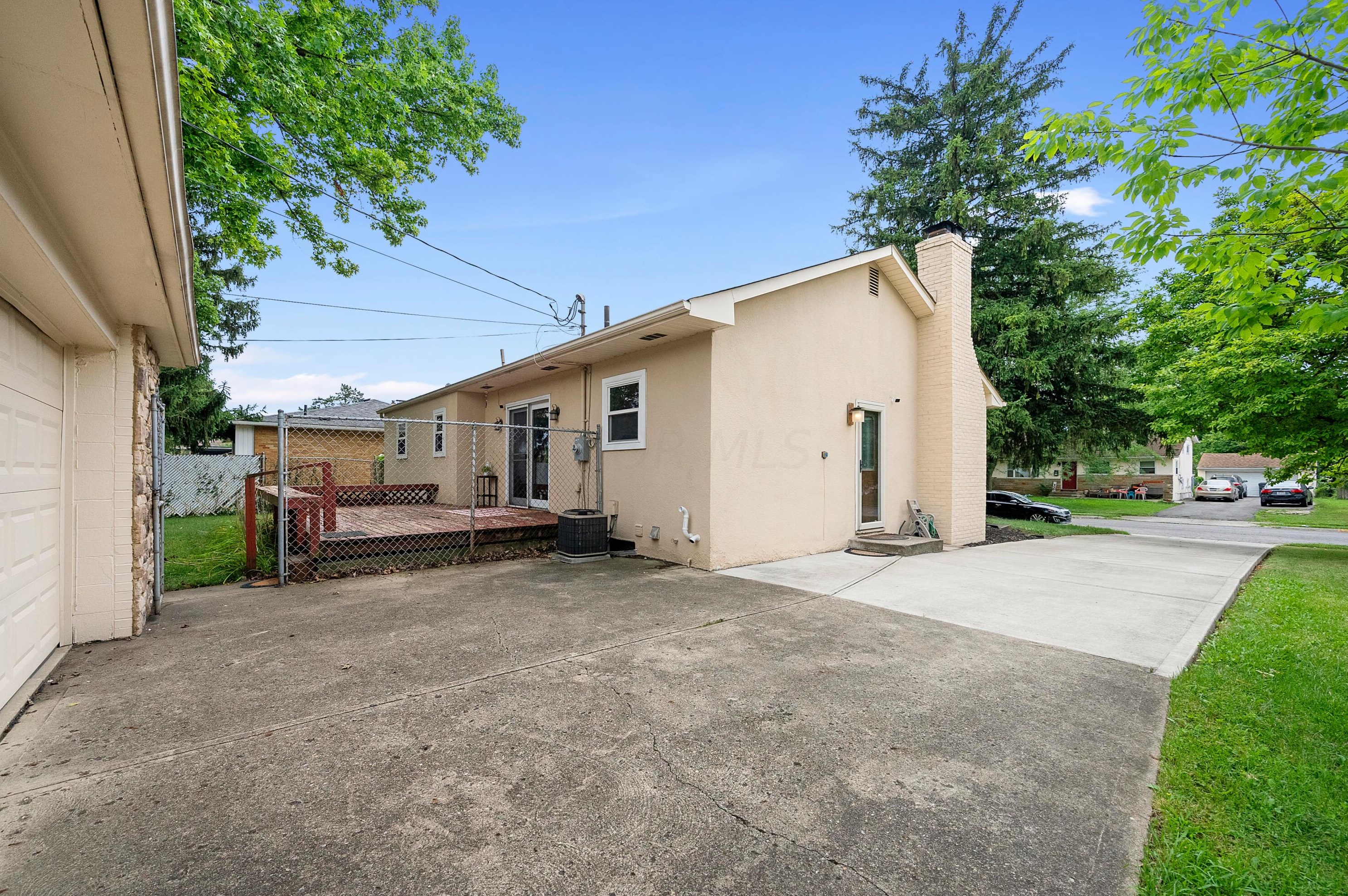 4376 Mound St, Columbus OH  43227-4704 exterior