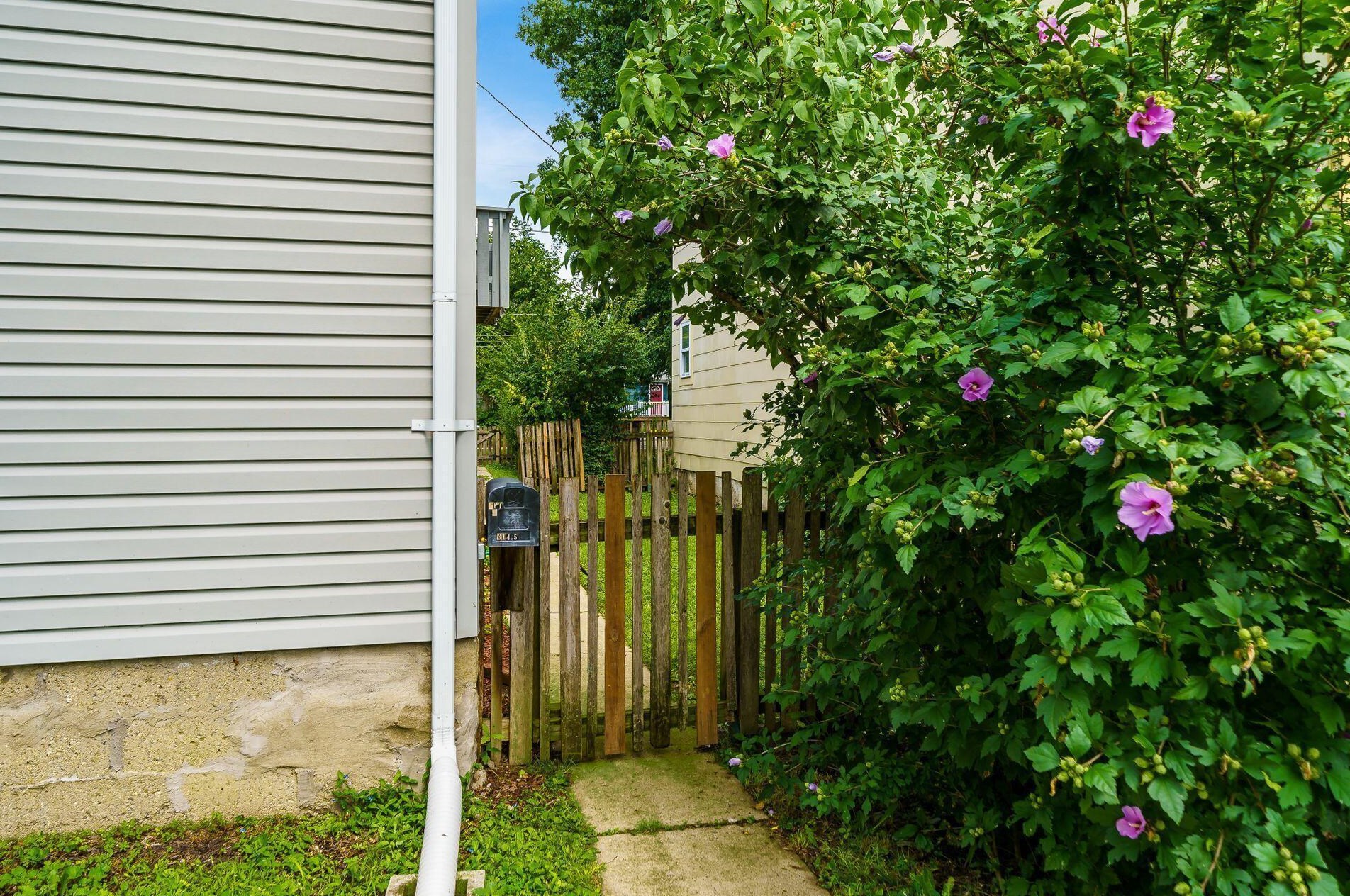 314 Wyandotte Ave, Columbus OH  43202-3138 exterior