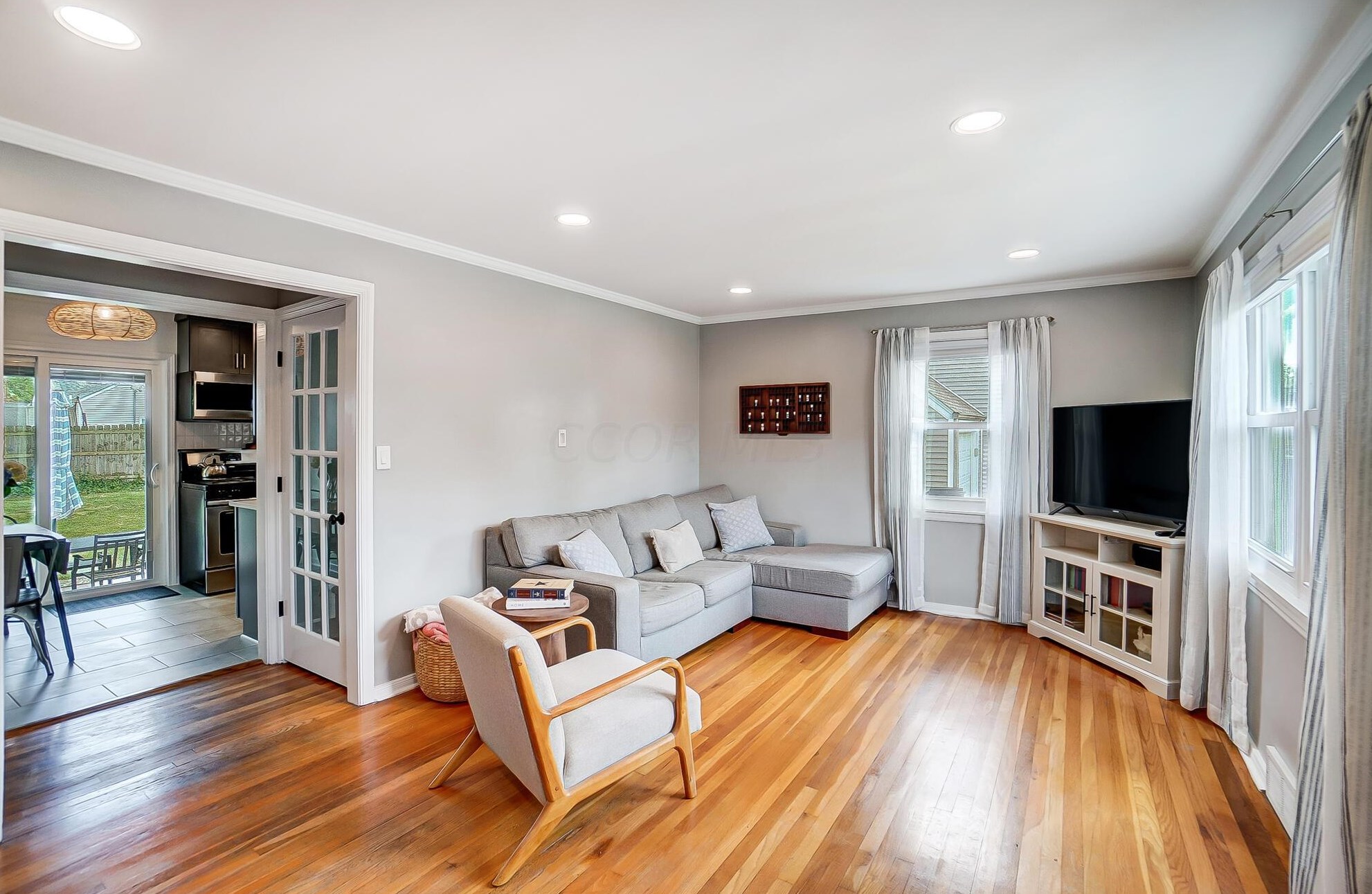100 W Stanton Ave, Sharon Township, OH 43085