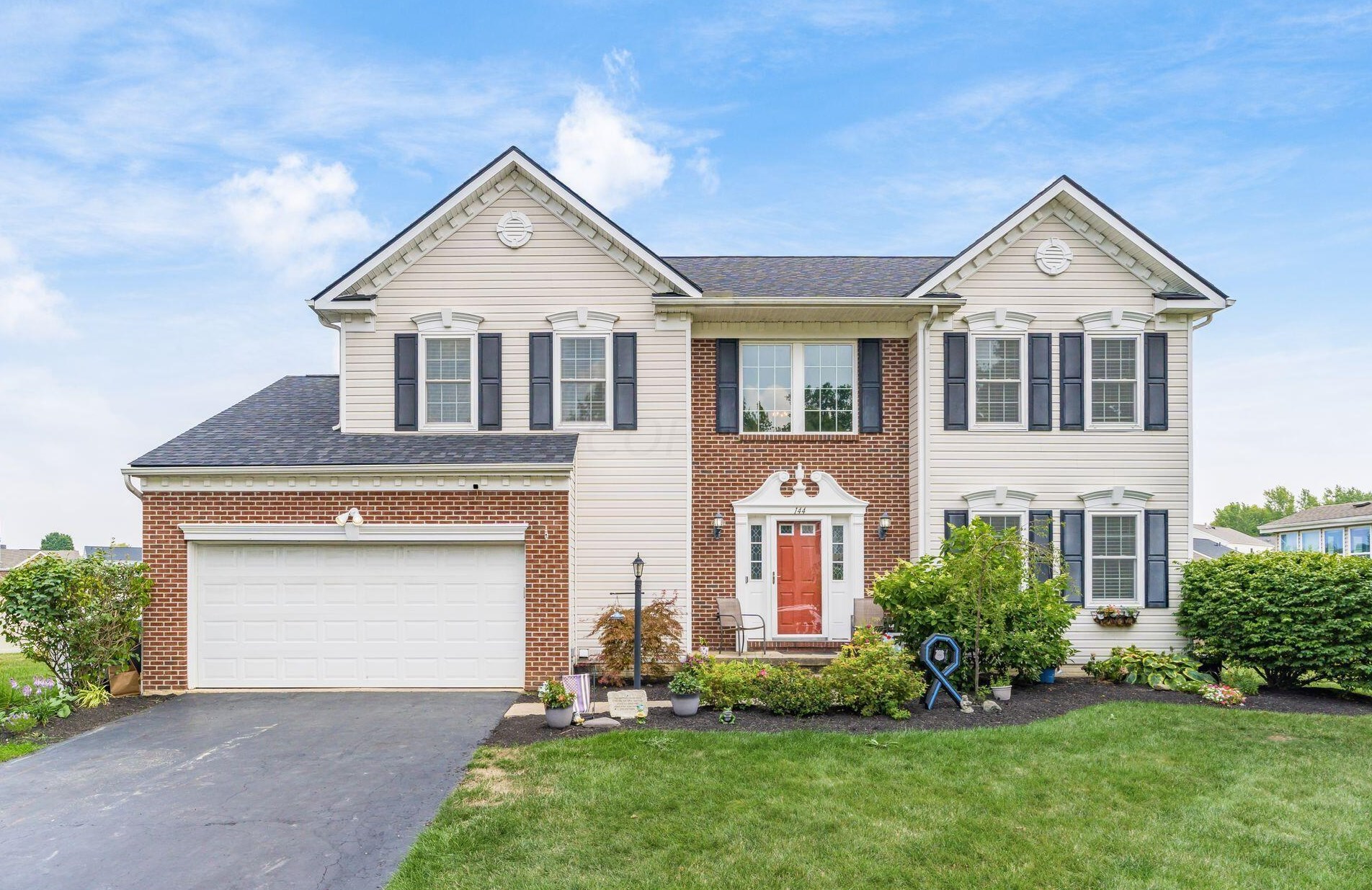 144 Brandy Mill Dr, Pataskala, OH 43062