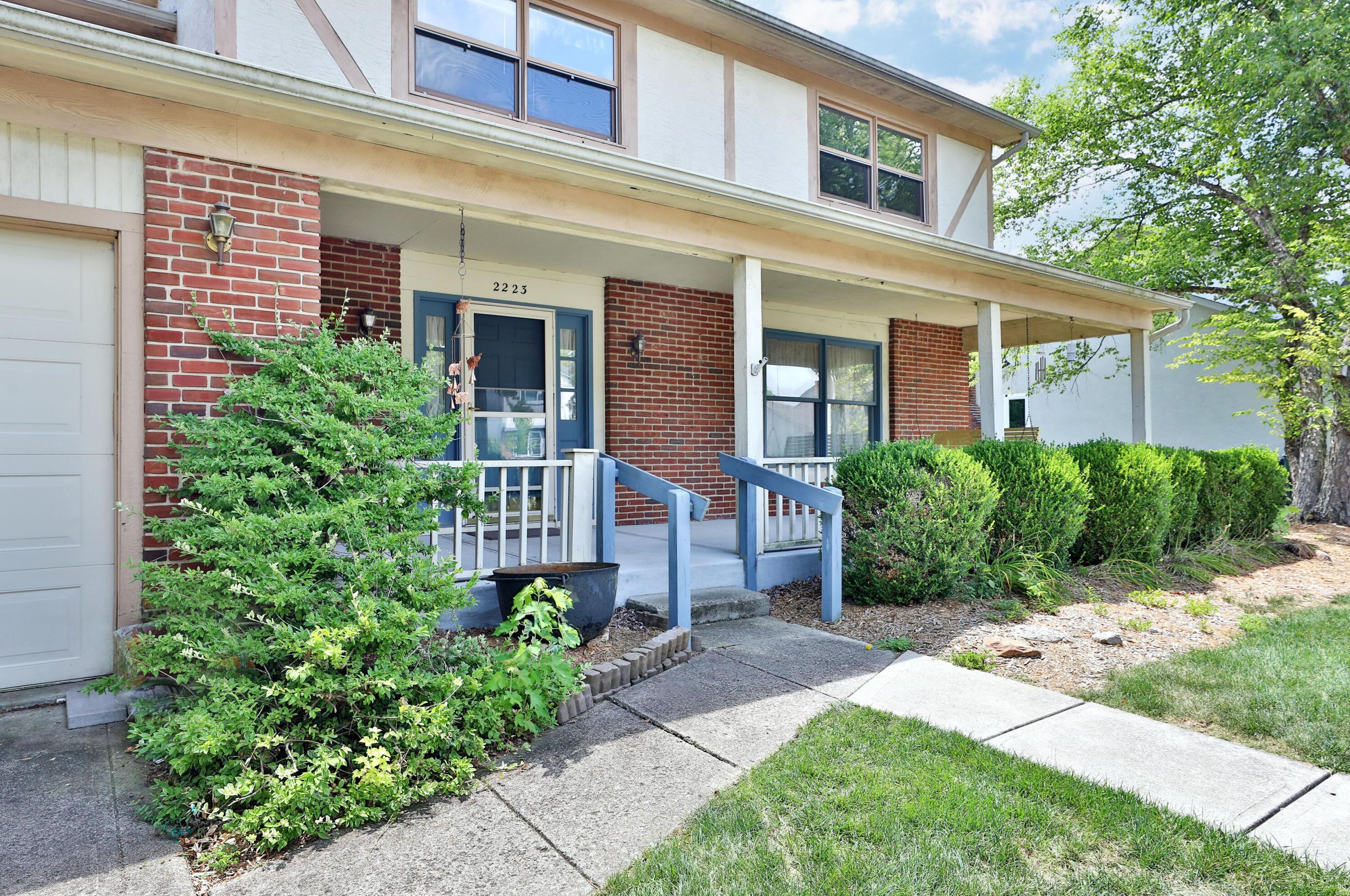 2223 Olde Sawmill Blvd, Dublin, OH 43016