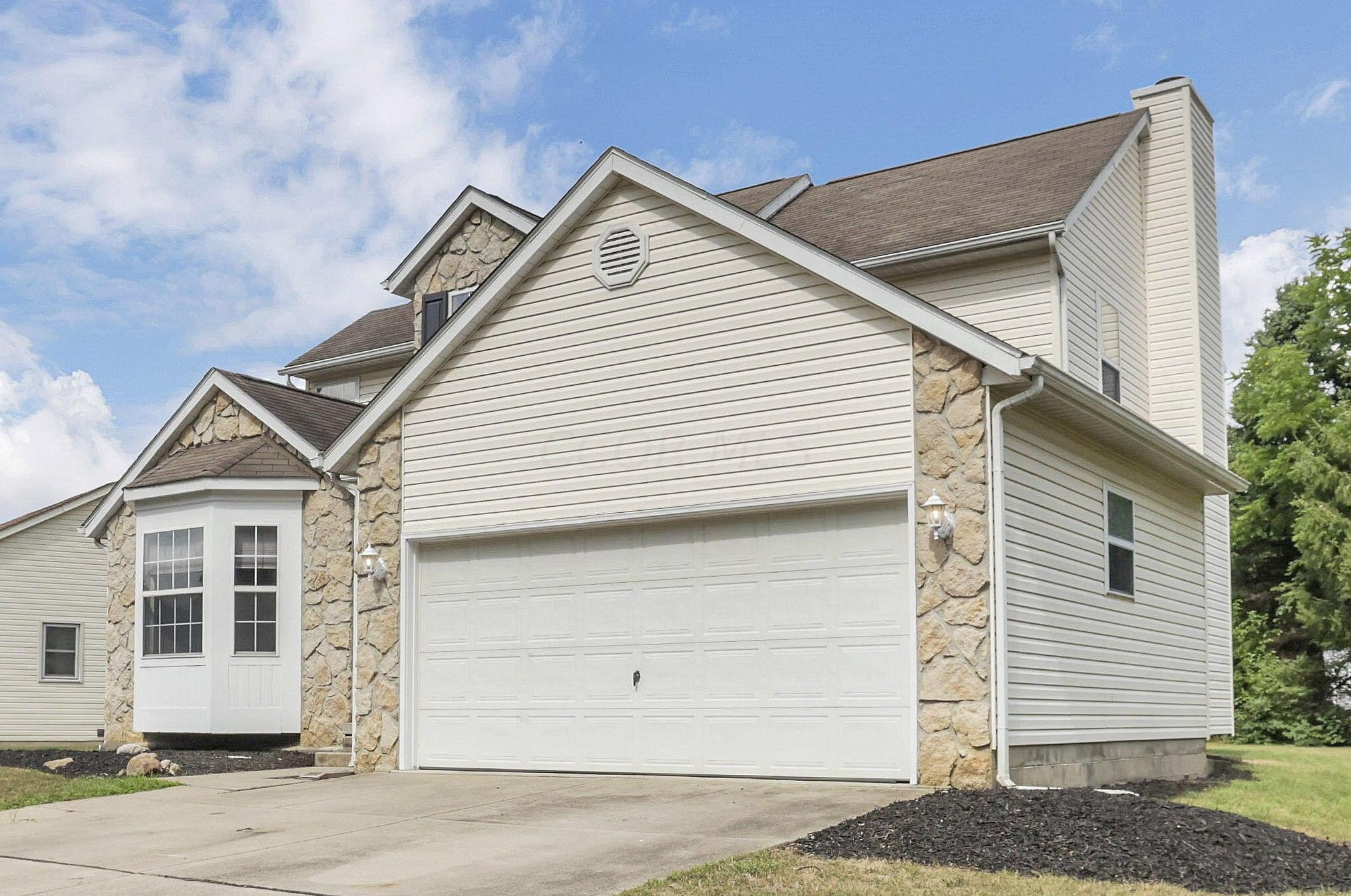 185 S Fork Cir, Pataskala, OH 43062