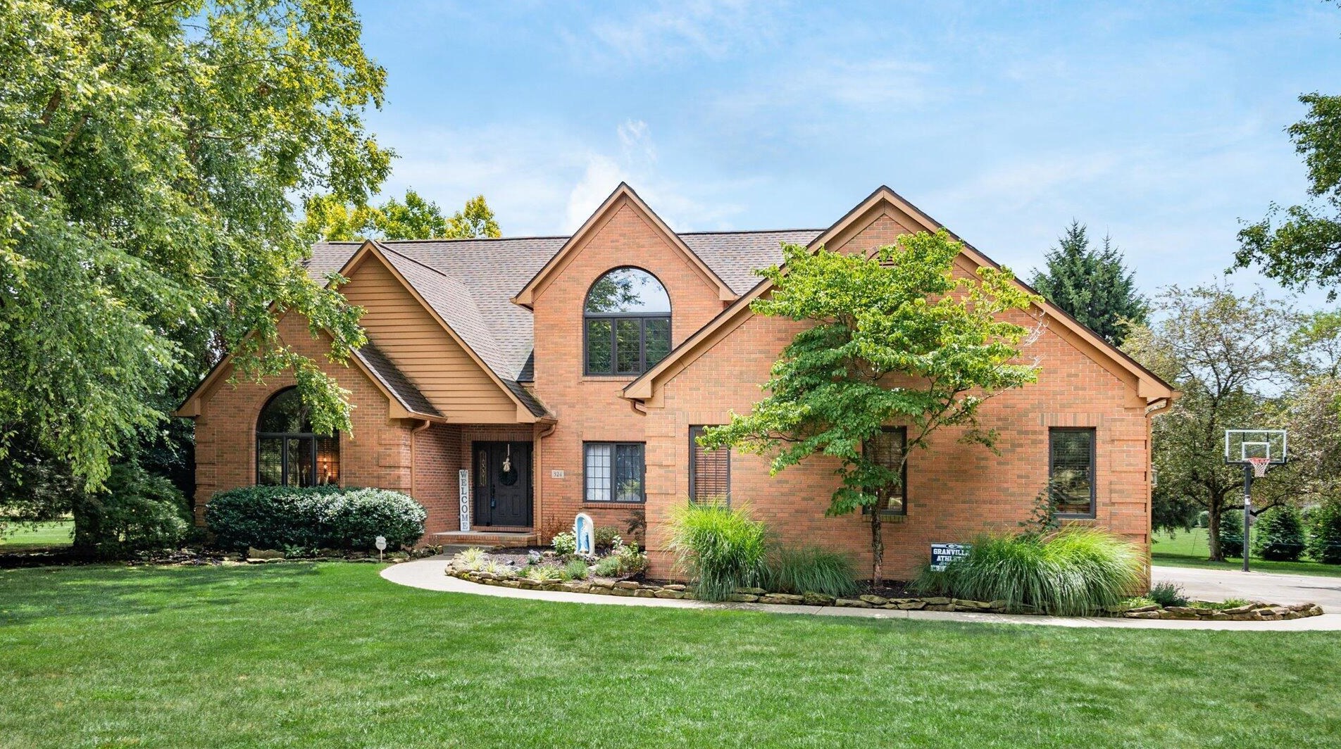 324 Longford Dr, Granville, OH 43023