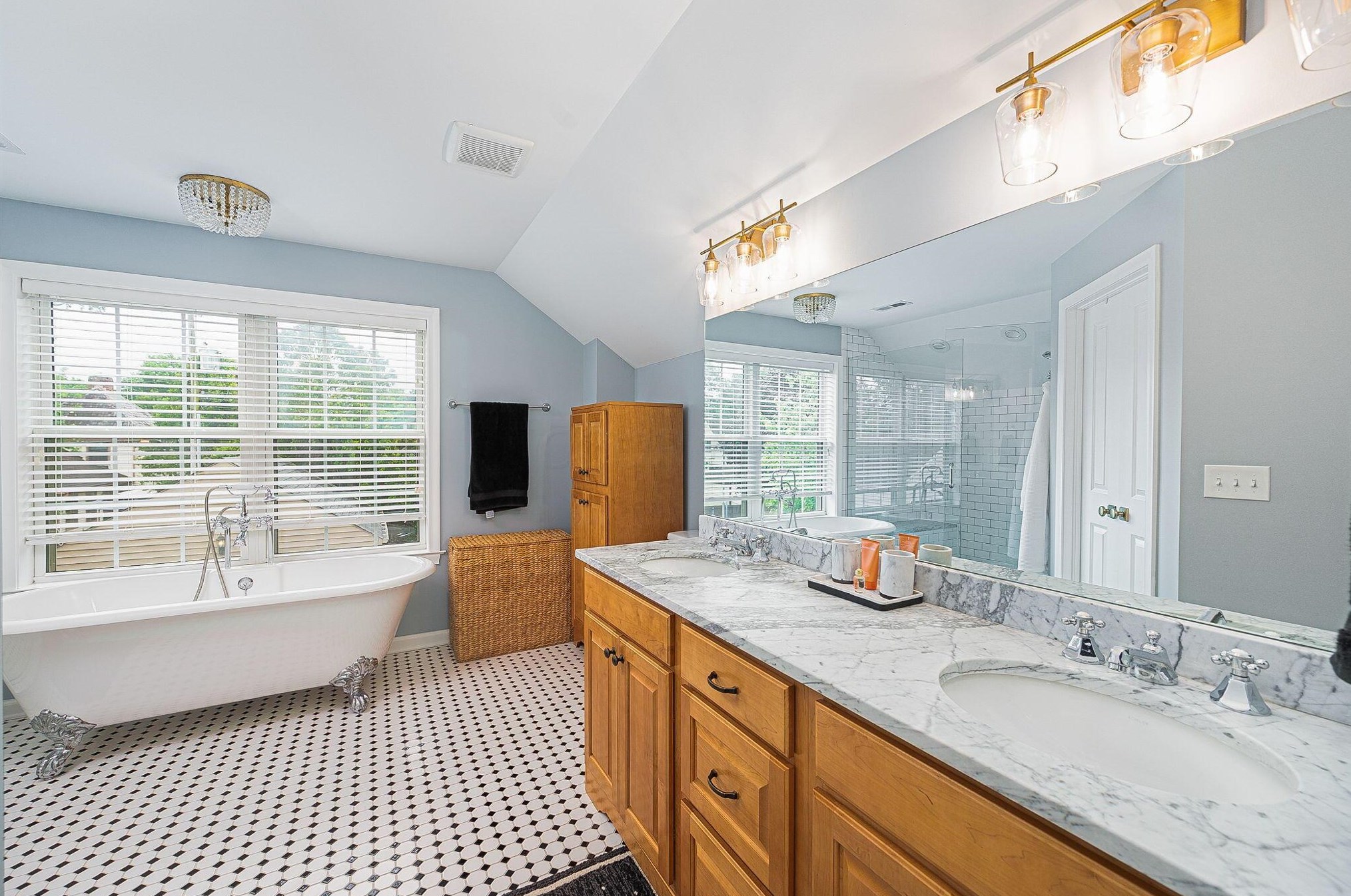 1939 Berkshire Rd, Columbus OH  43221-3745 exterior