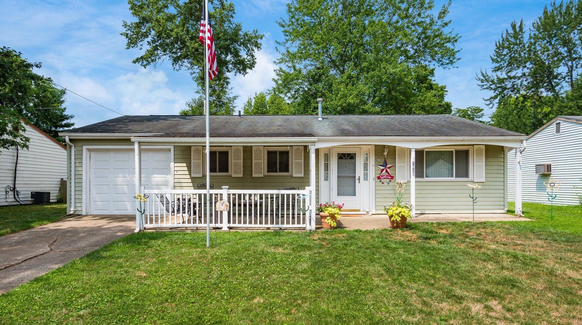 1020 Westview Dr, Hebron, OH 43025
