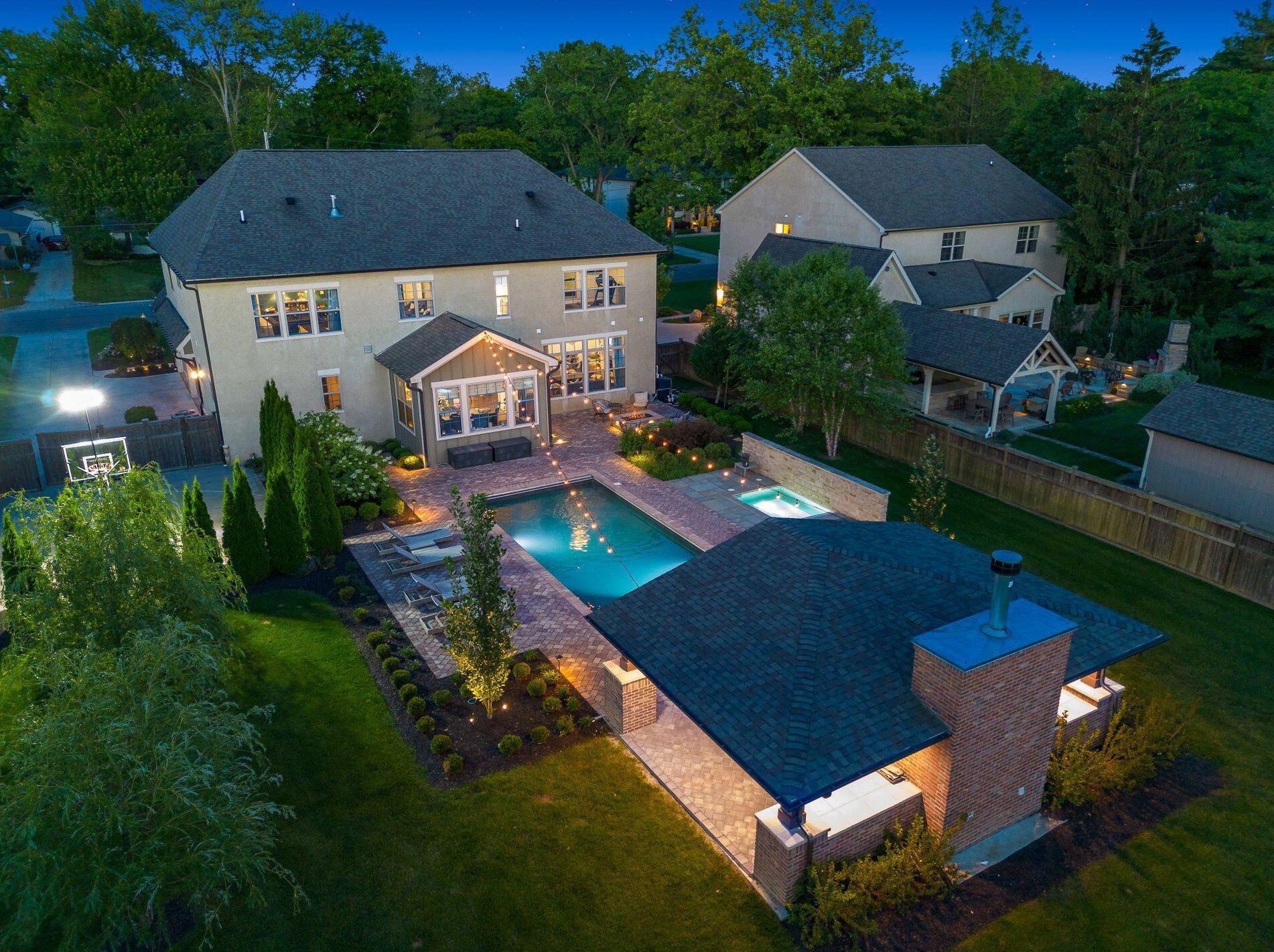 3117 Asbury Dr, Columbus, OH 43221-2660