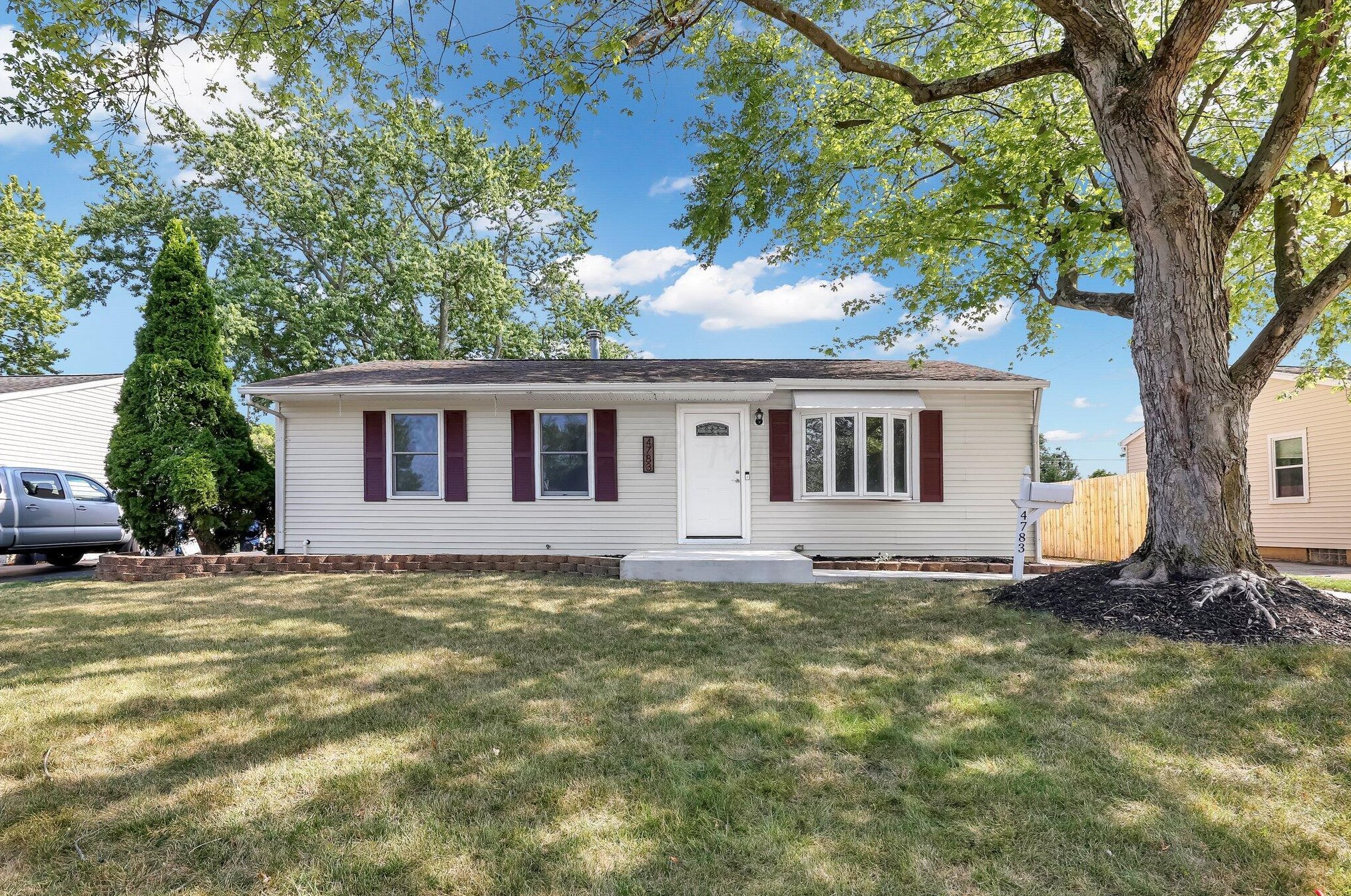 4783 Midlane Dr, Hilliard, OH 43026