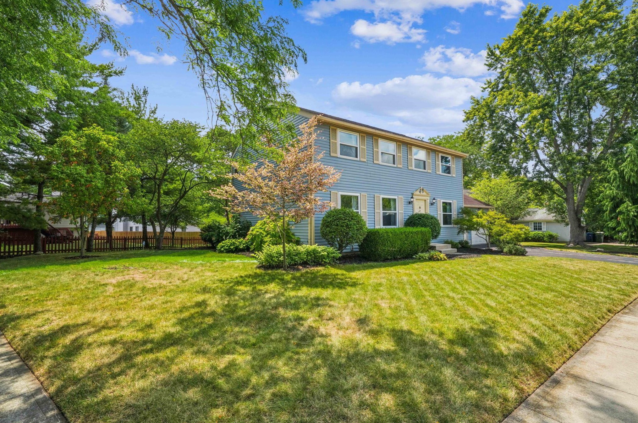 3247 Rossbury Ct, Dublin, OH 43017