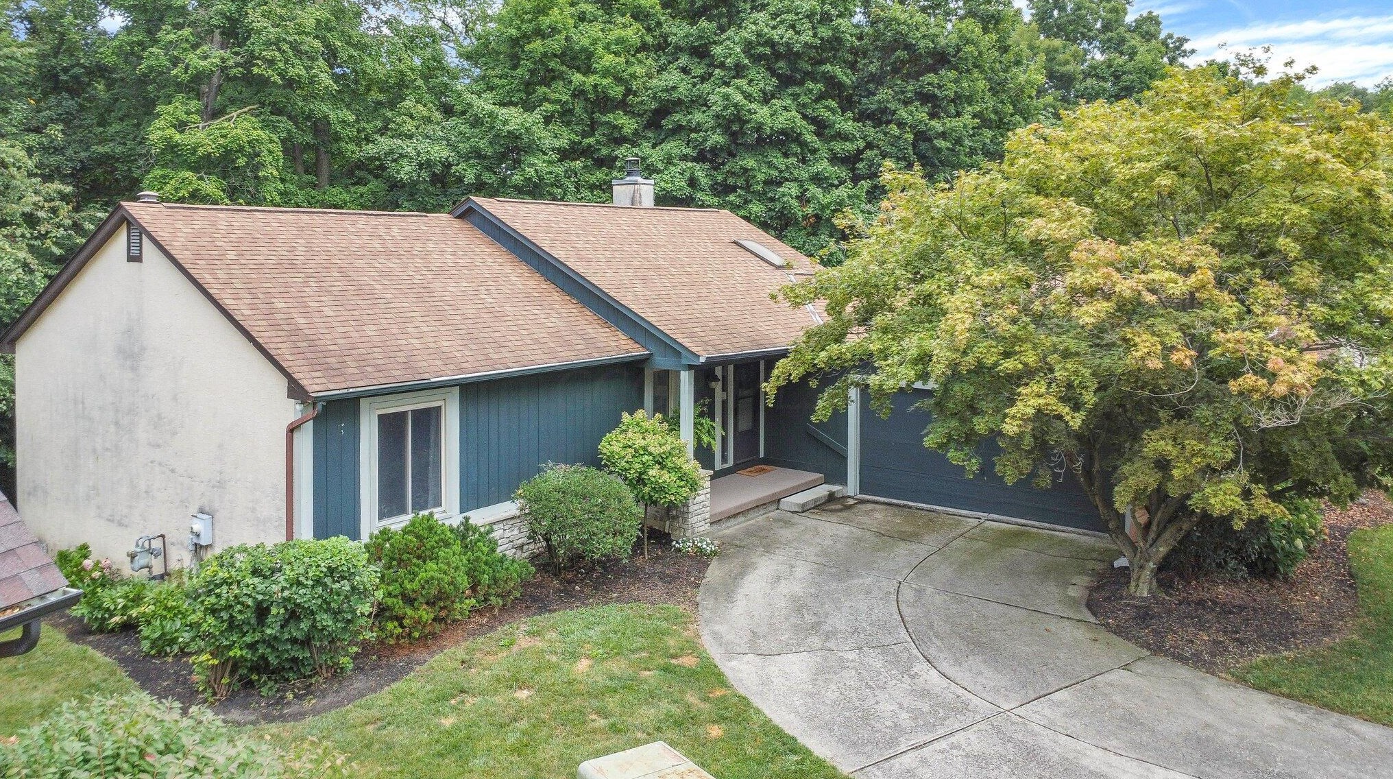 2690 Shady Ridge Dr, Columbus, OH 43231-1658