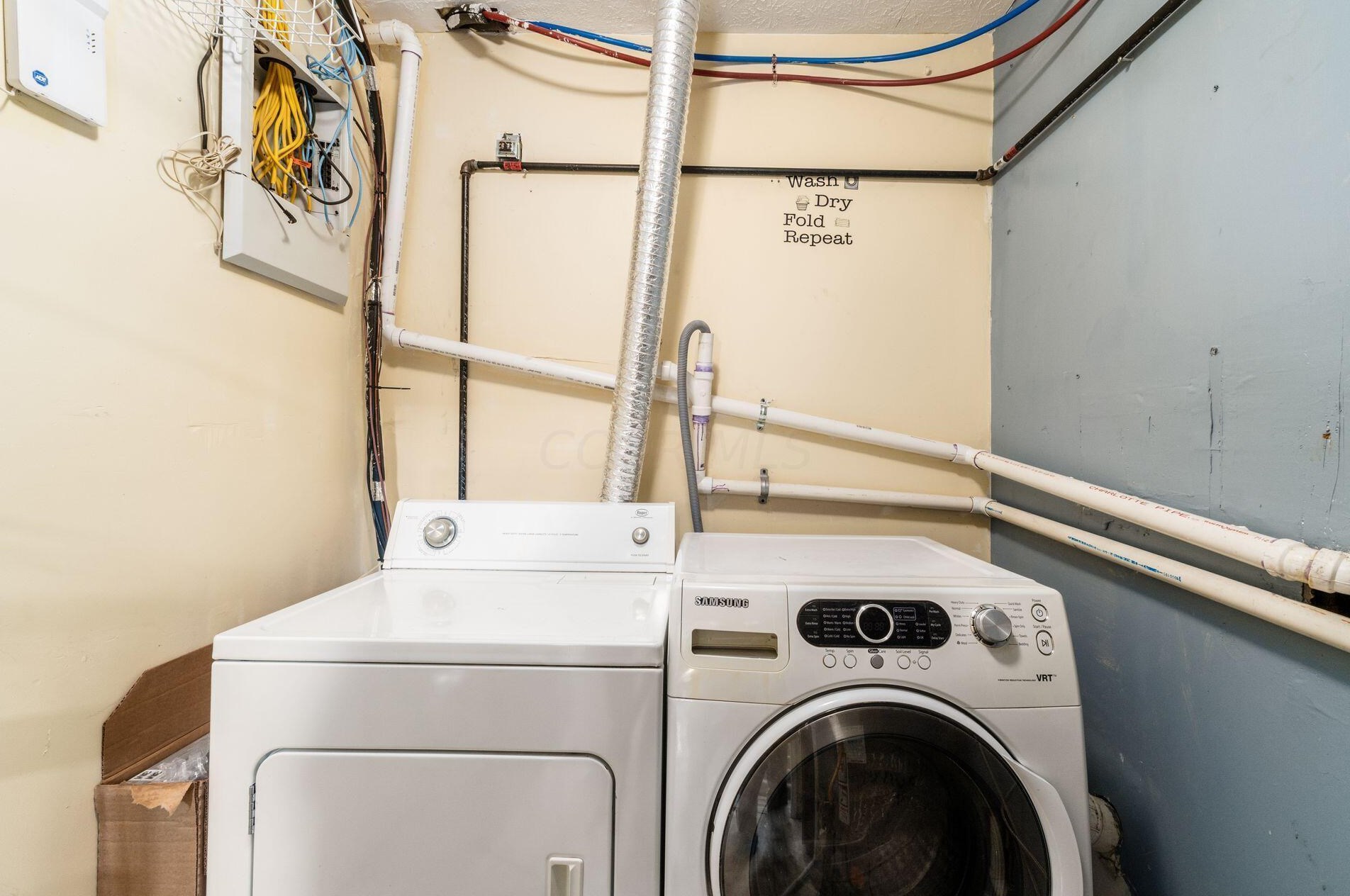 218 Monarch Dr, Pataskala OH  43062-8923 exterior