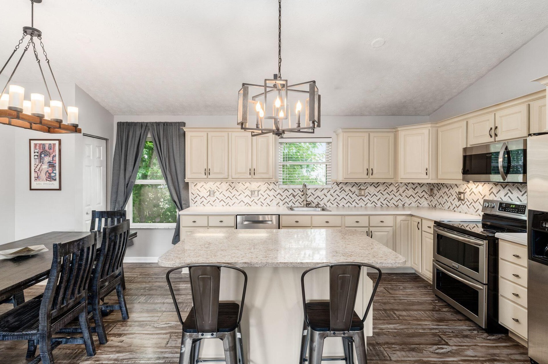 218 Monarch Dr, Pataskala OH  43062-8923 exterior