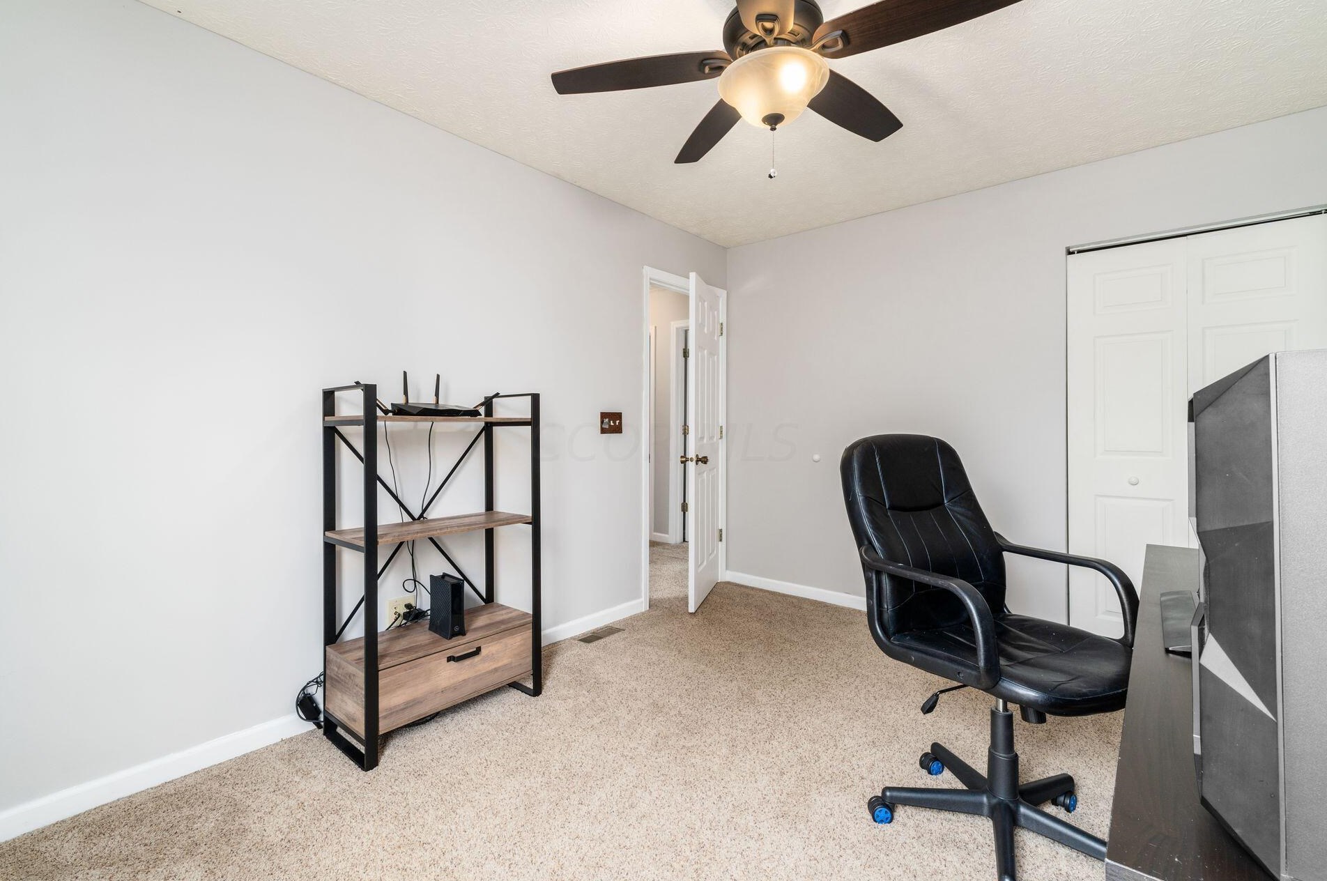 218 Monarch Dr, Pataskala OH  43062-8923 exterior