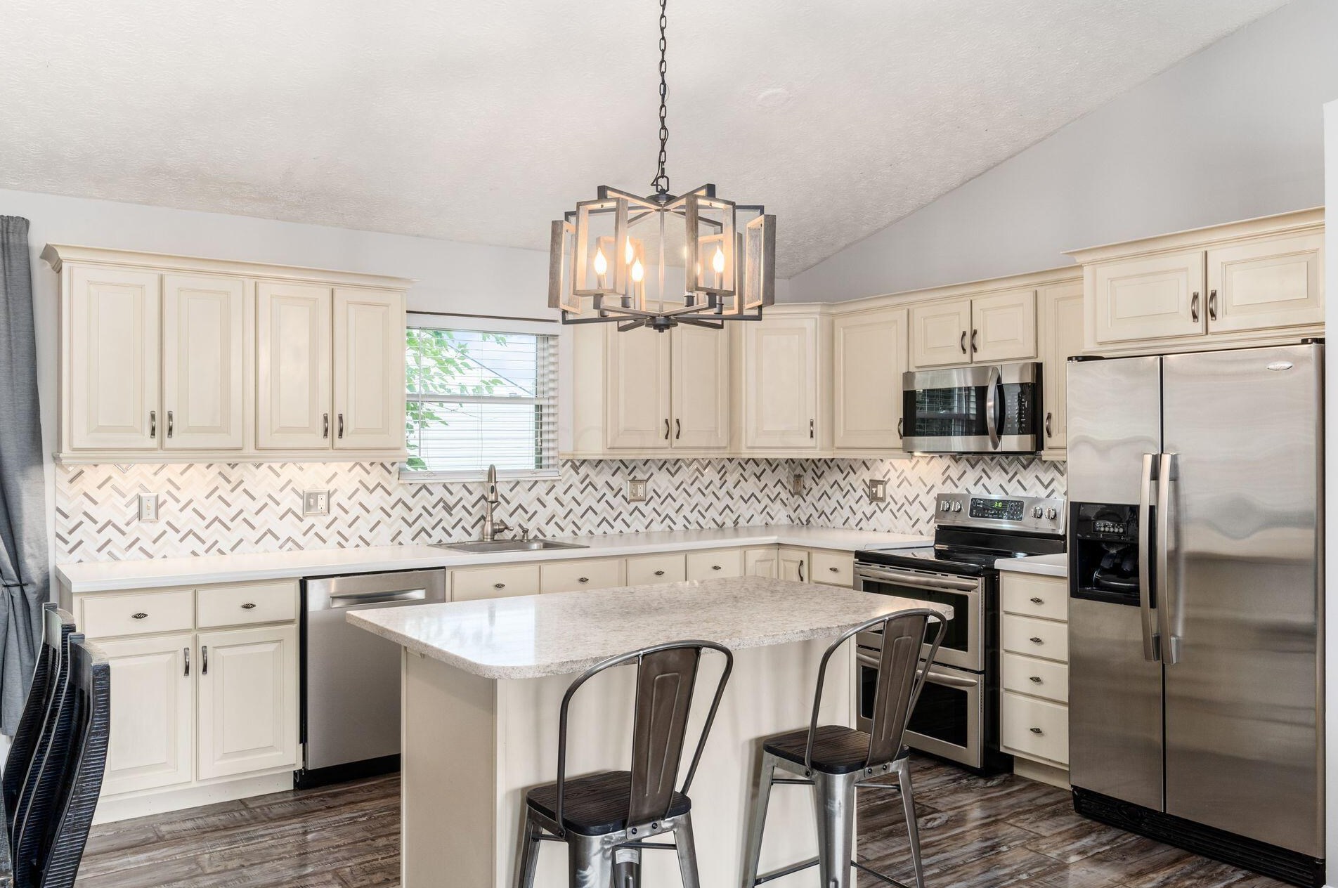 218 Monarch Dr, Pataskala OH  43062-8923 exterior