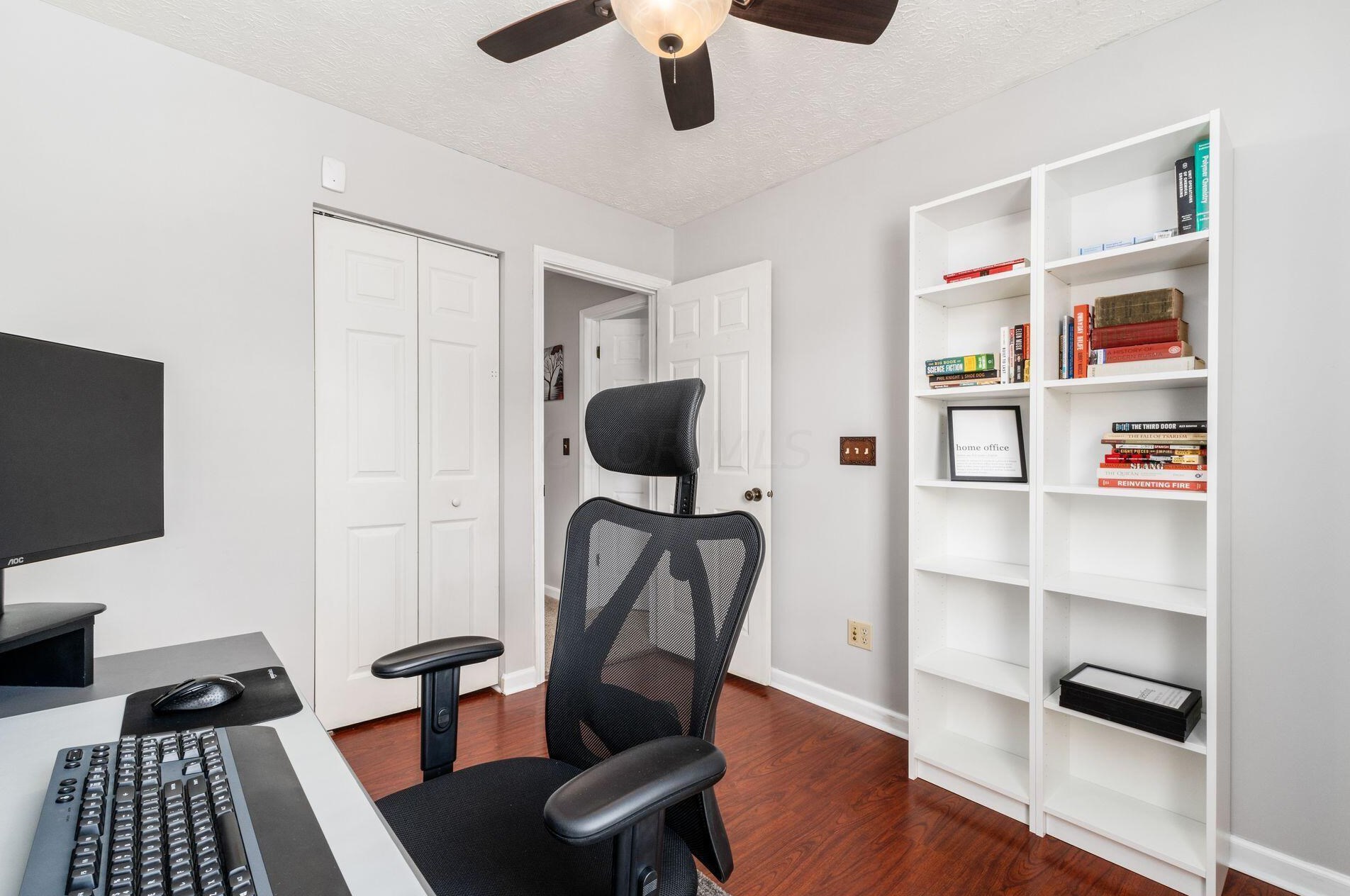 218 Monarch Dr, Pataskala OH  43062-8923 exterior