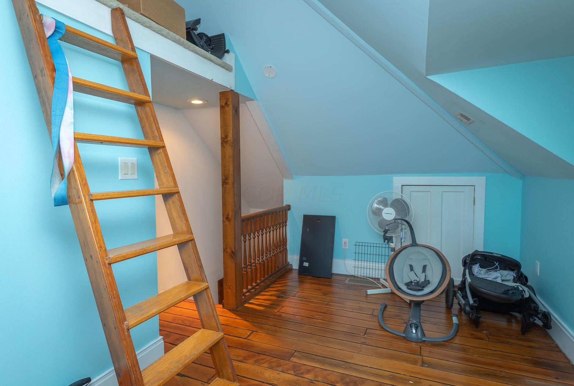 383 Hubbard Ave, Columbus OH 43215-1472 exterior