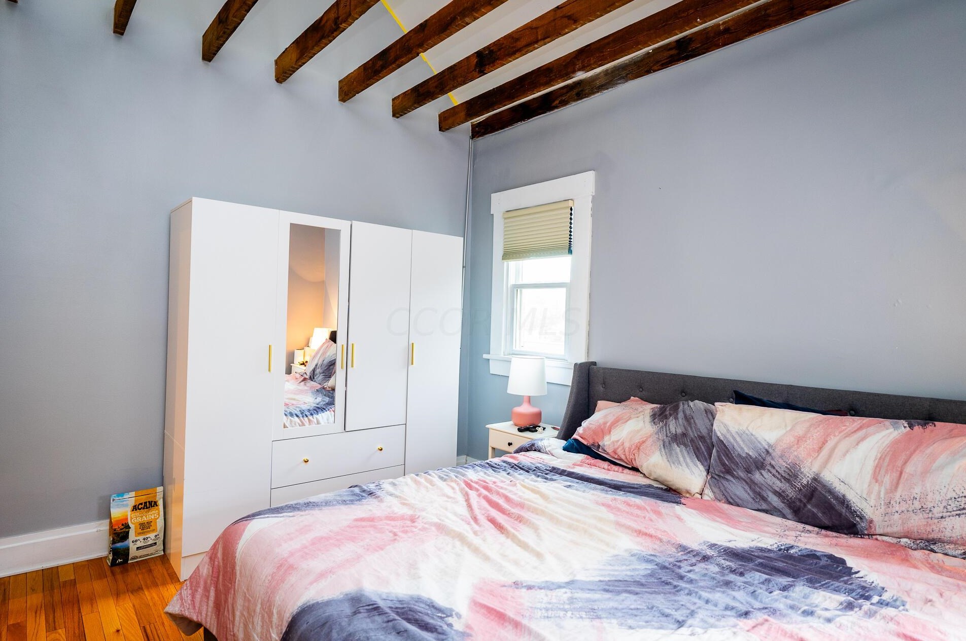 383 Hubbard Ave, Columbus OH 43215-1472 exterior