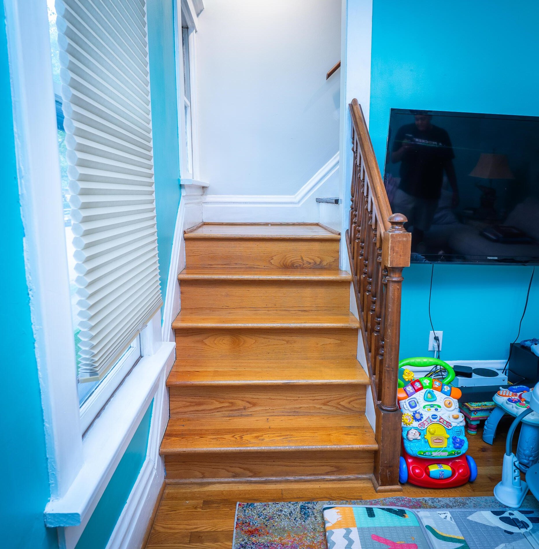 383 Hubbard Ave, Columbus OH 43215-1472 exterior