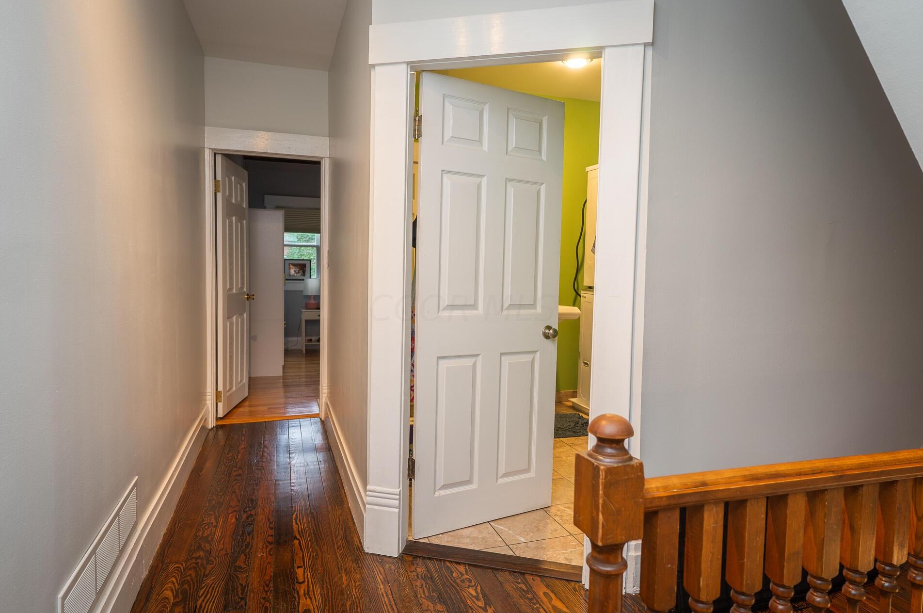 383 Hubbard Ave, Columbus OH 43215-1472 exterior