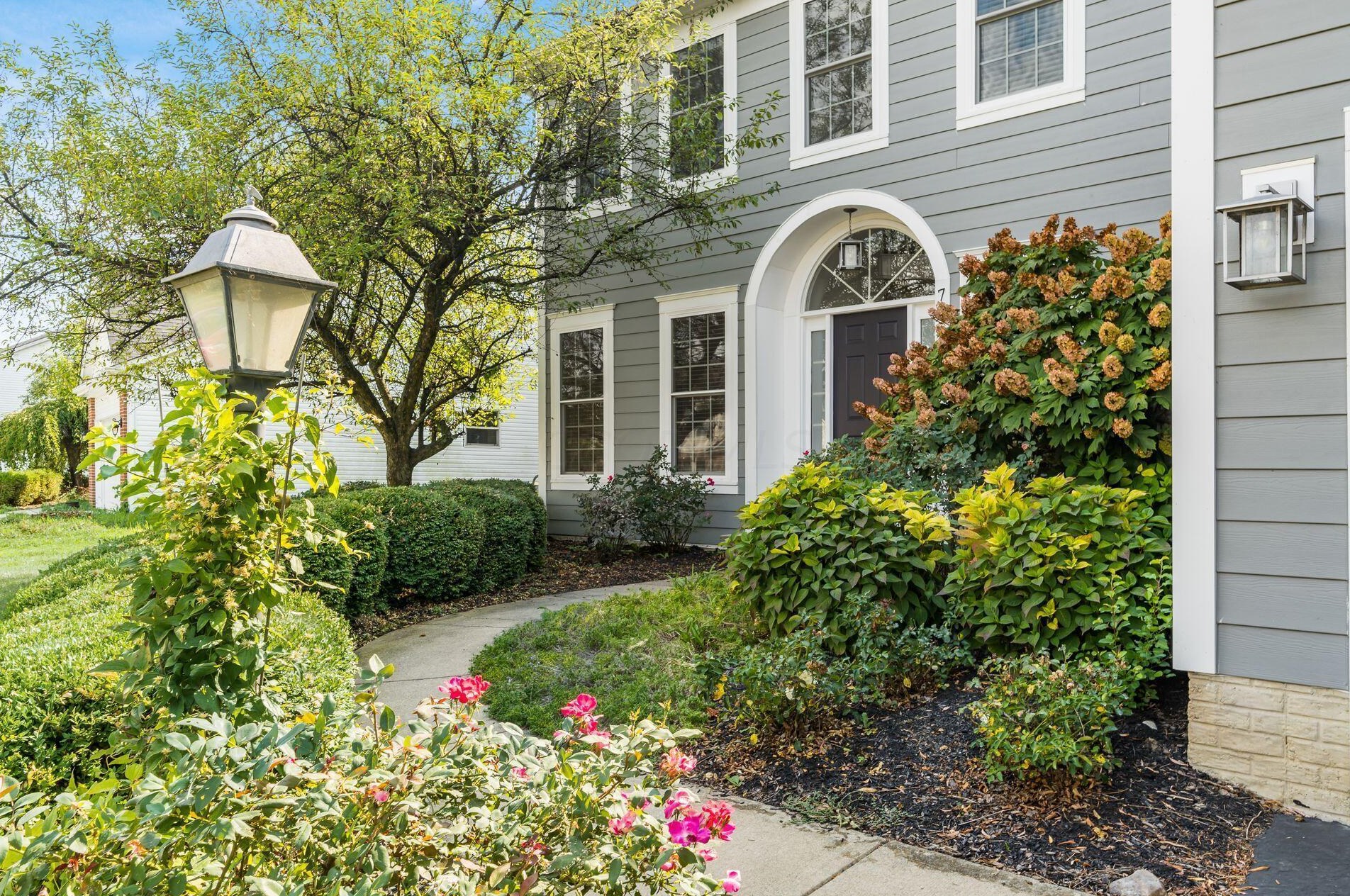 741 Preston Trails Dr, Pickerington, OH 43147