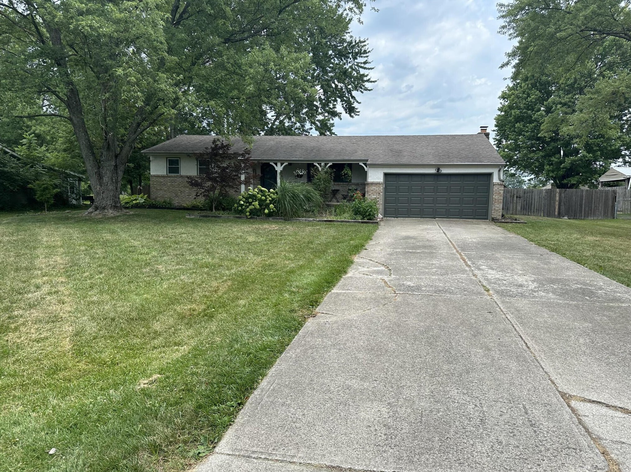 6020 Alice Dr, Westerville, OH 43081