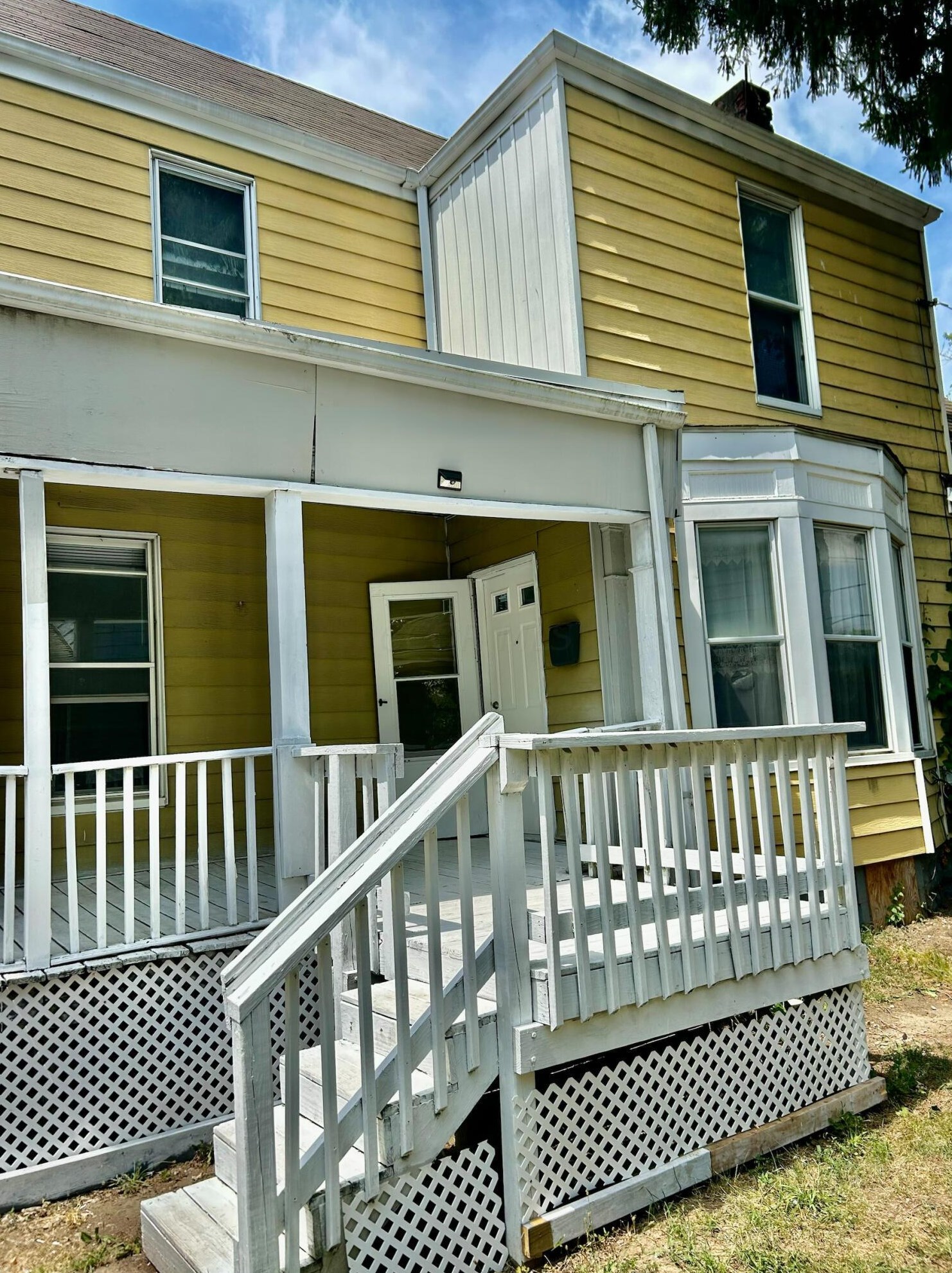 1498 Briarwood Ave, Columbus OH 43211-1407 exterior