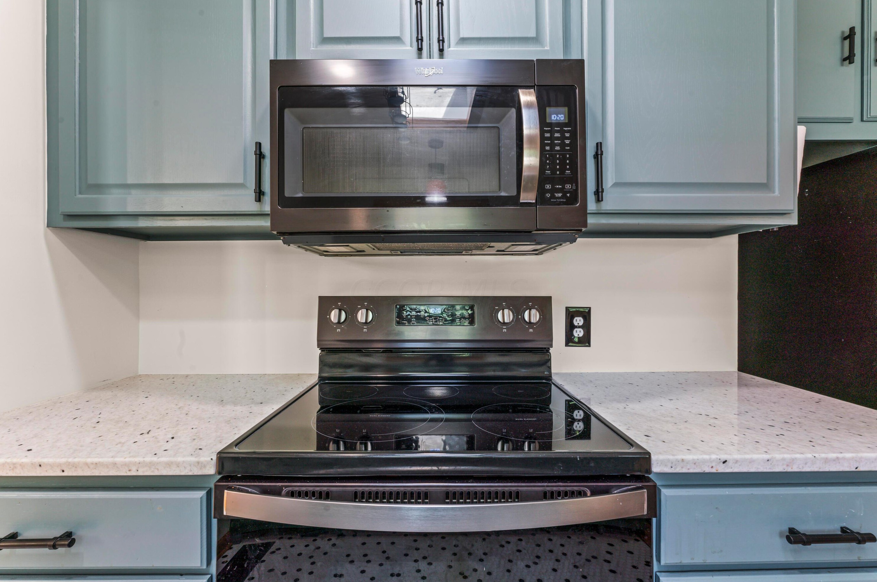 384 Kanawha Ave, Columbus OH  43214-1212 exterior