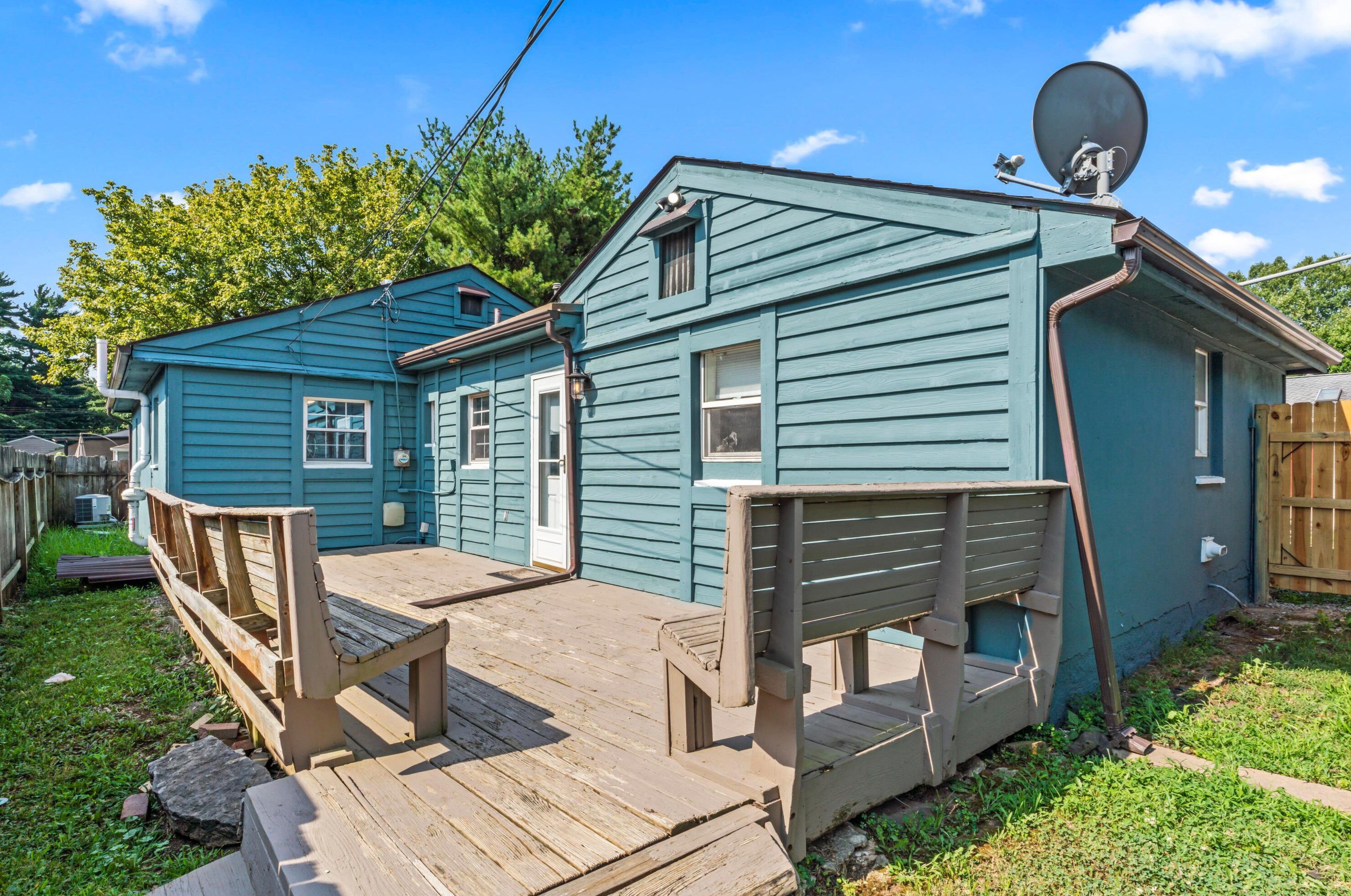 384 Kanawha Ave, Columbus OH  43214-1212 exterior