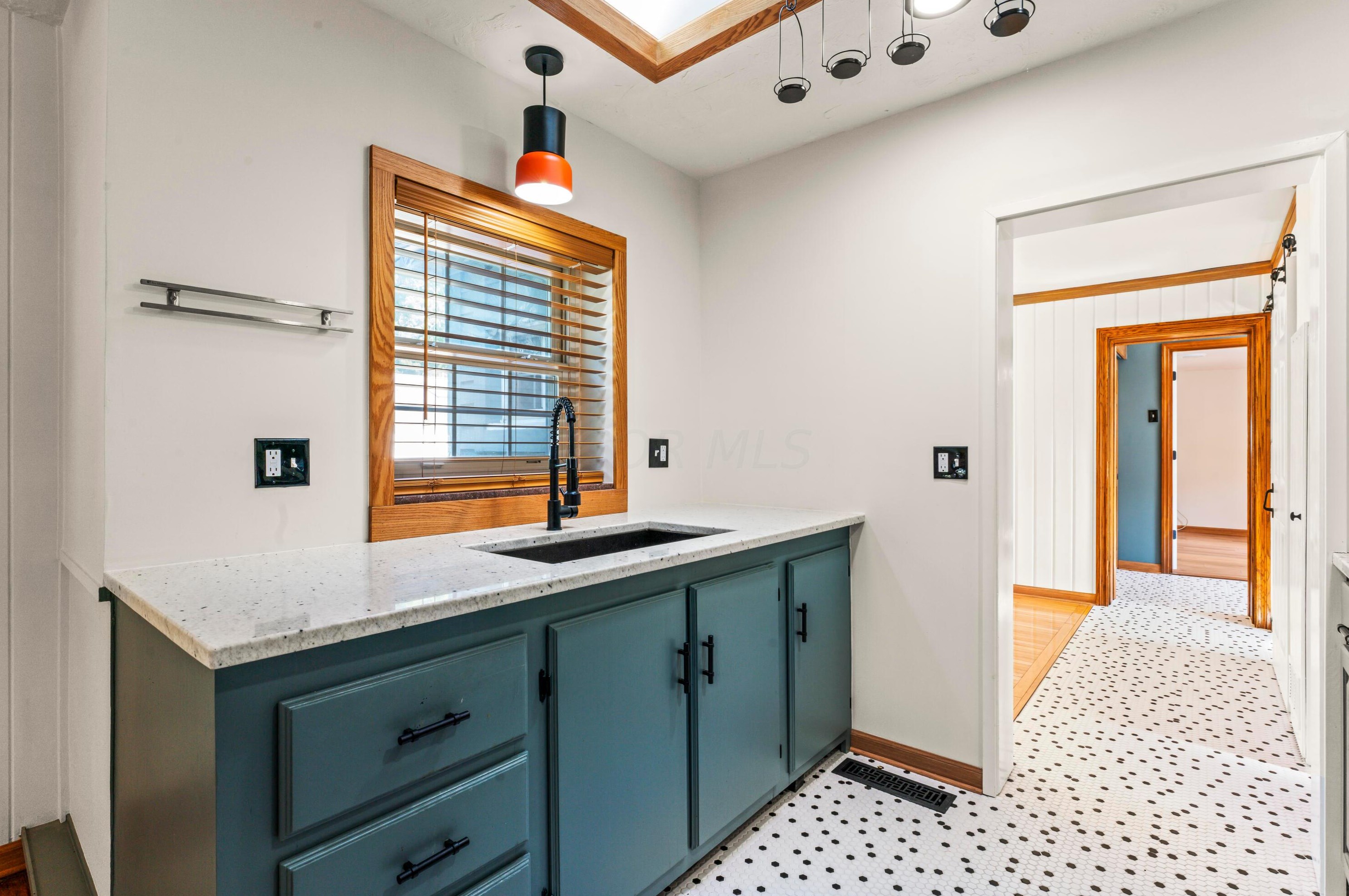 384 Kanawha Ave, Columbus OH  43214-1212 exterior