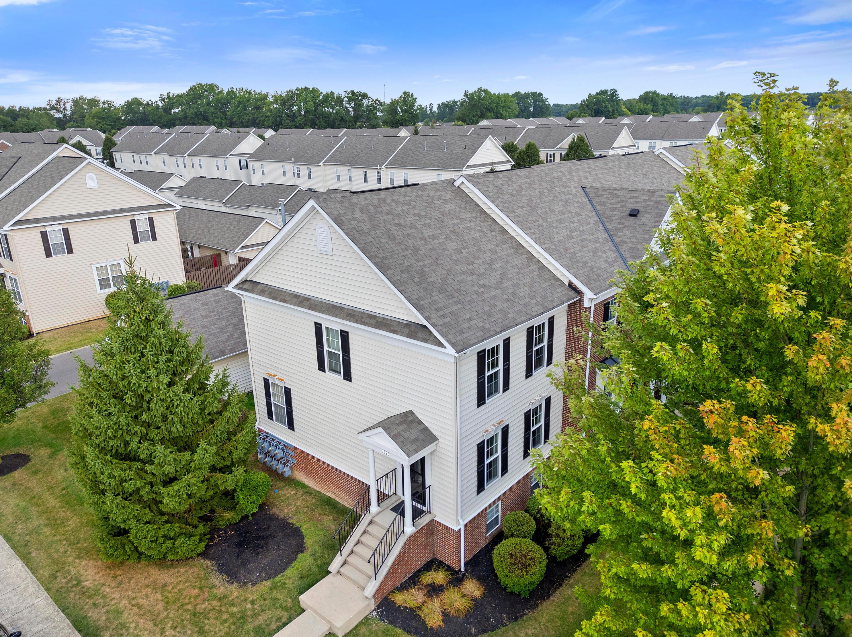 3823 Preserve Crossing Blvd, Columbus, OH 43230-6482