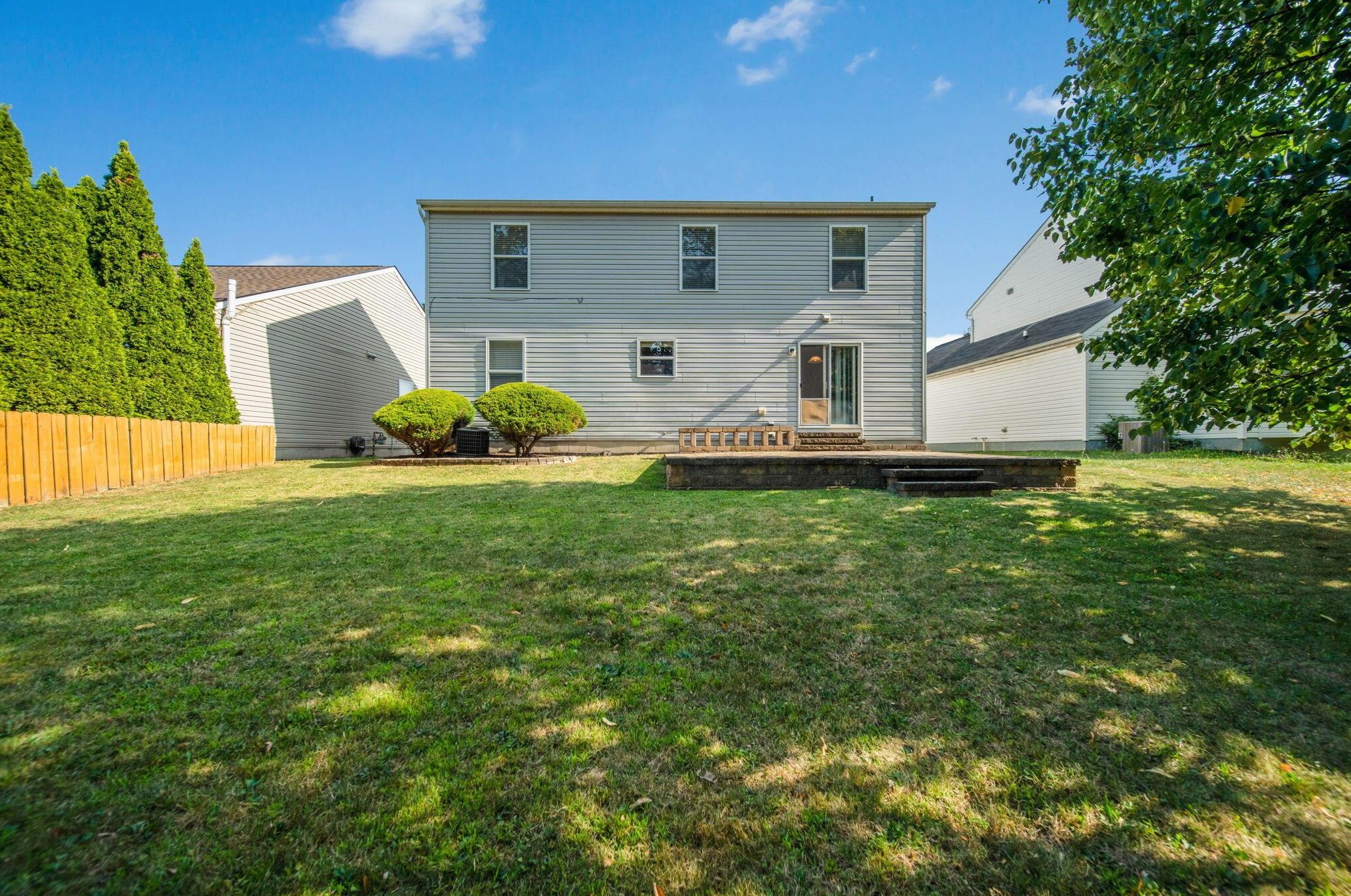 7955 Chapel Stone Rd, Blacklick OH  43004-6013 exterior