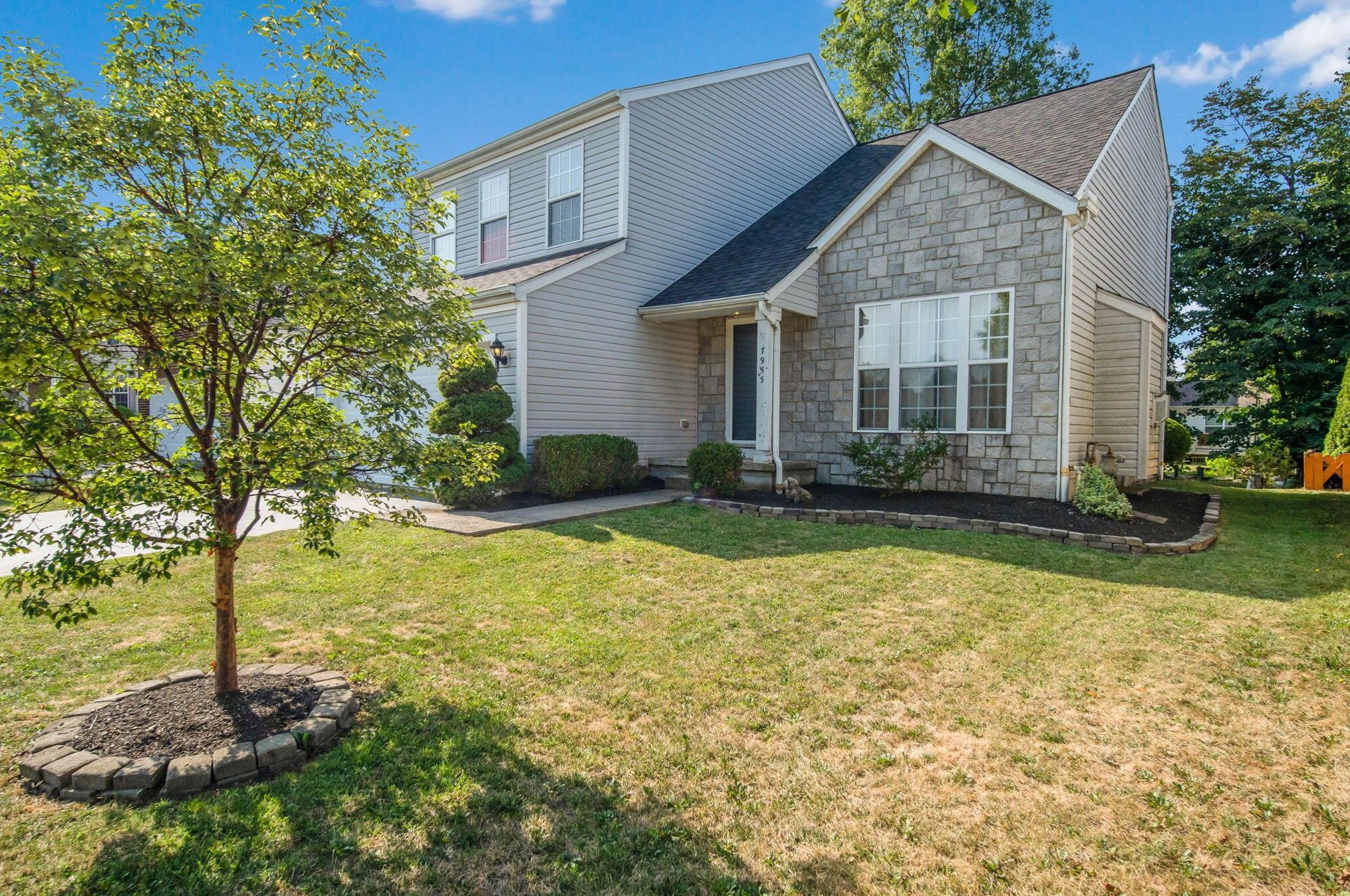 7955 Chapel Stone Rd, Blacklick, OH 43004