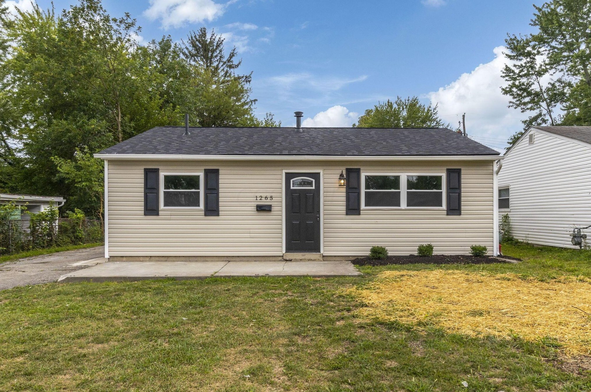 1265 Watkins Rd, Columbus, OH 43207-2608