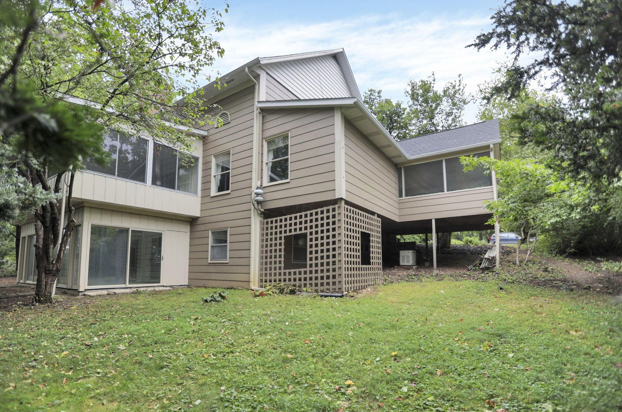 543 Mt Parnassus Dr, Granville, OH 43023