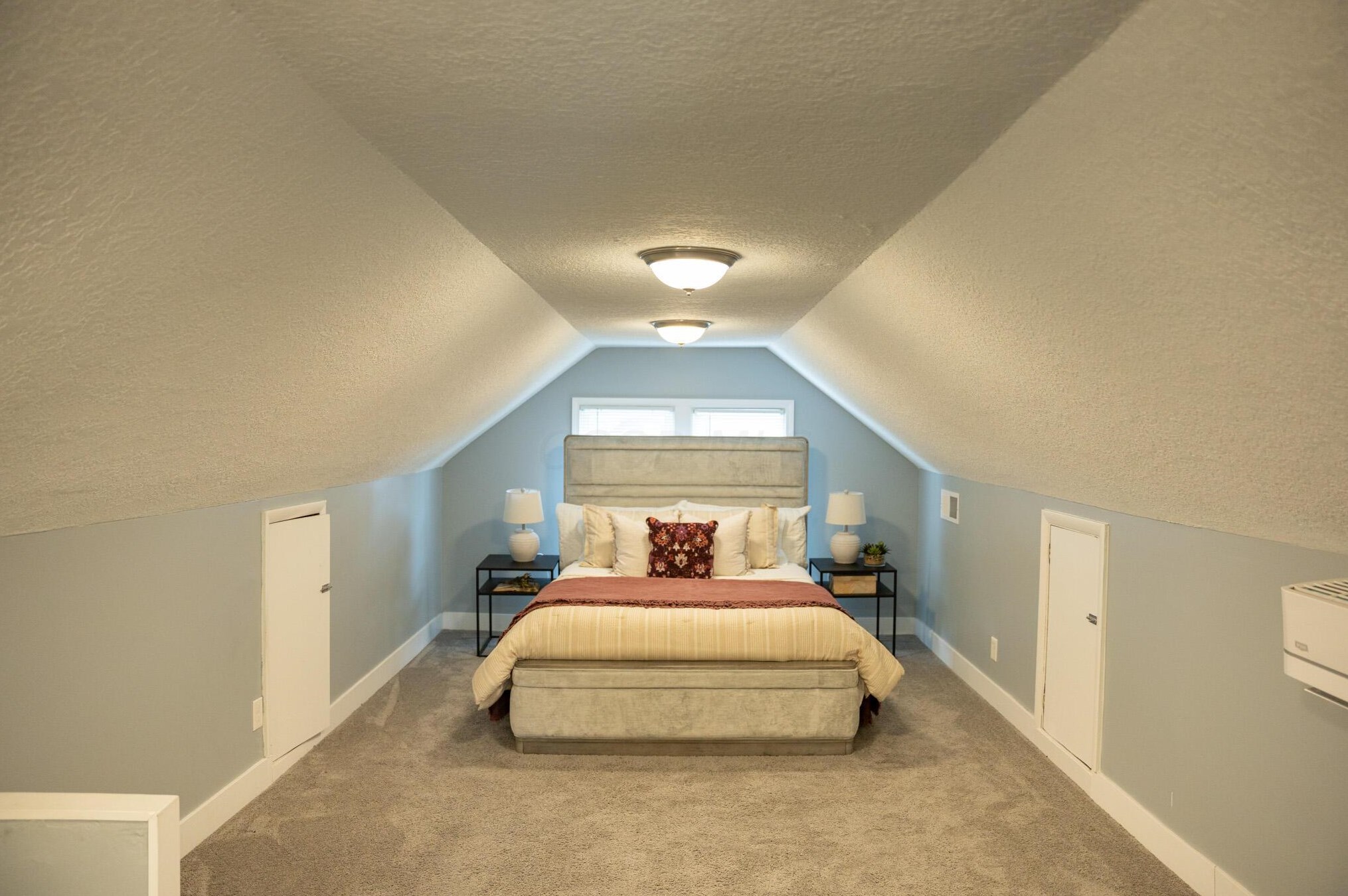 947 Champion Ave, Columbus OH 43206-1565 exterior