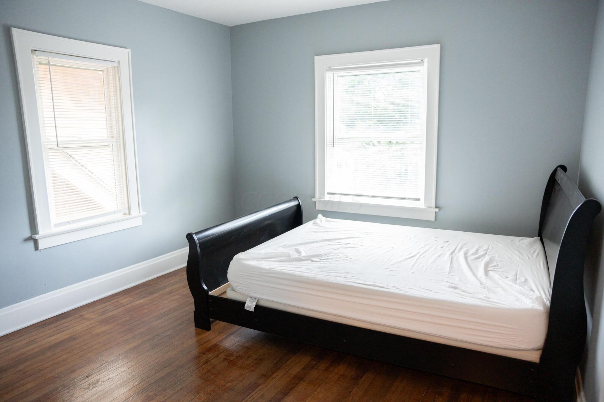 947 Champion Ave, Columbus OH 43206-1565 exterior