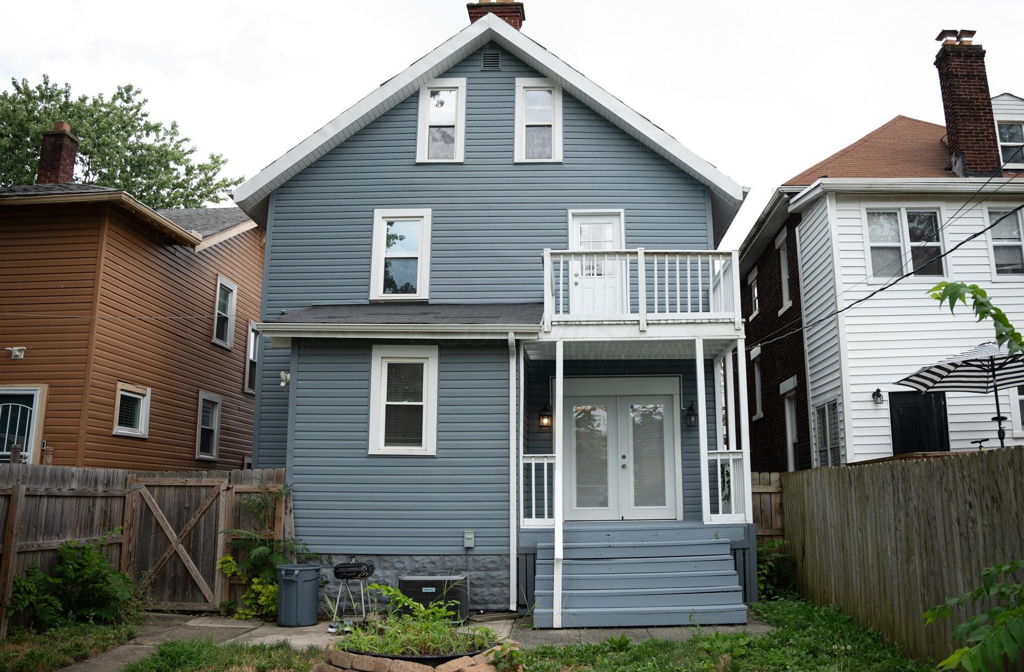 947 Champion Ave, Columbus OH 43206-1565 exterior