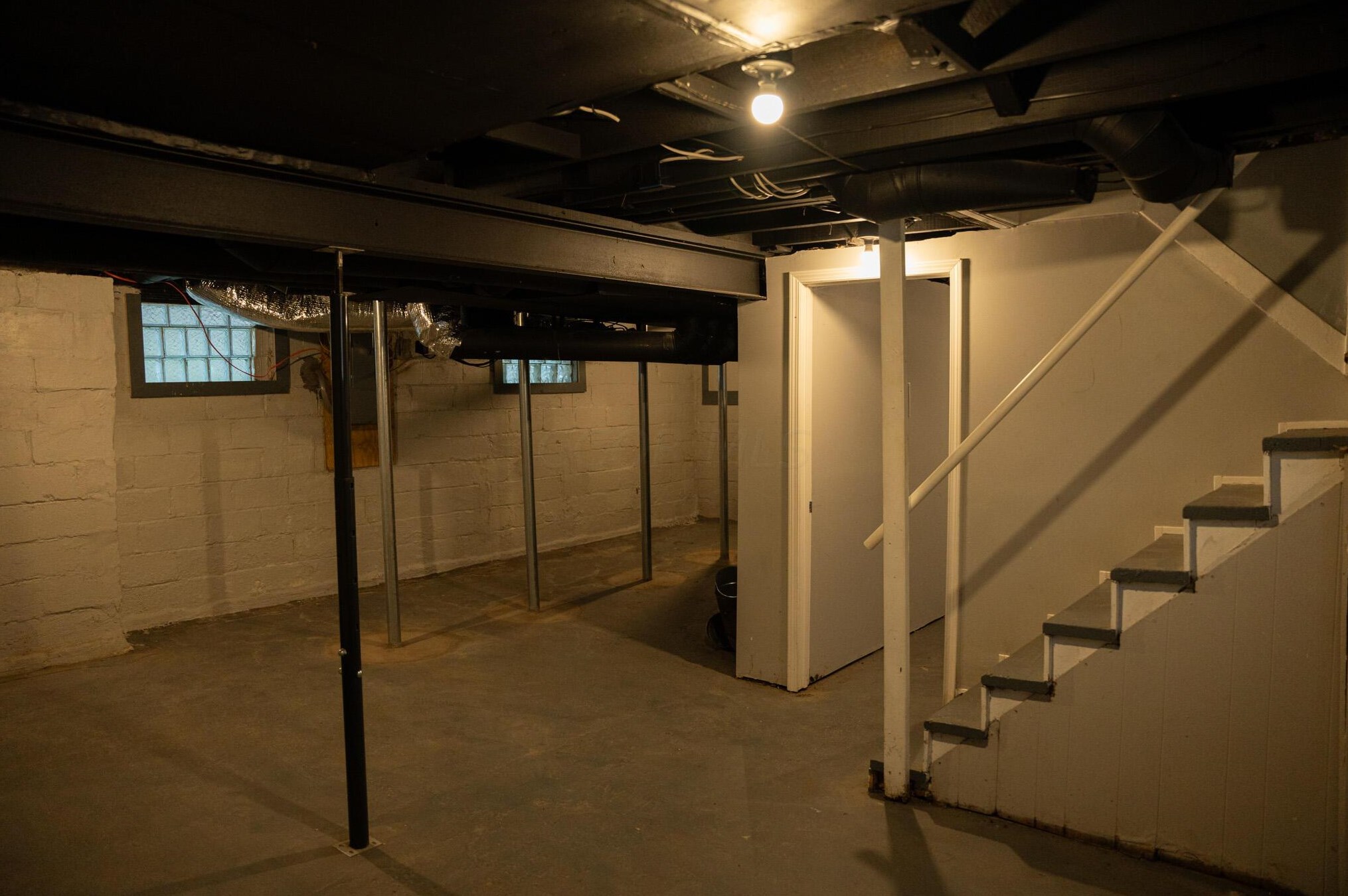 947 Champion Ave, Columbus OH 43206-1565 exterior