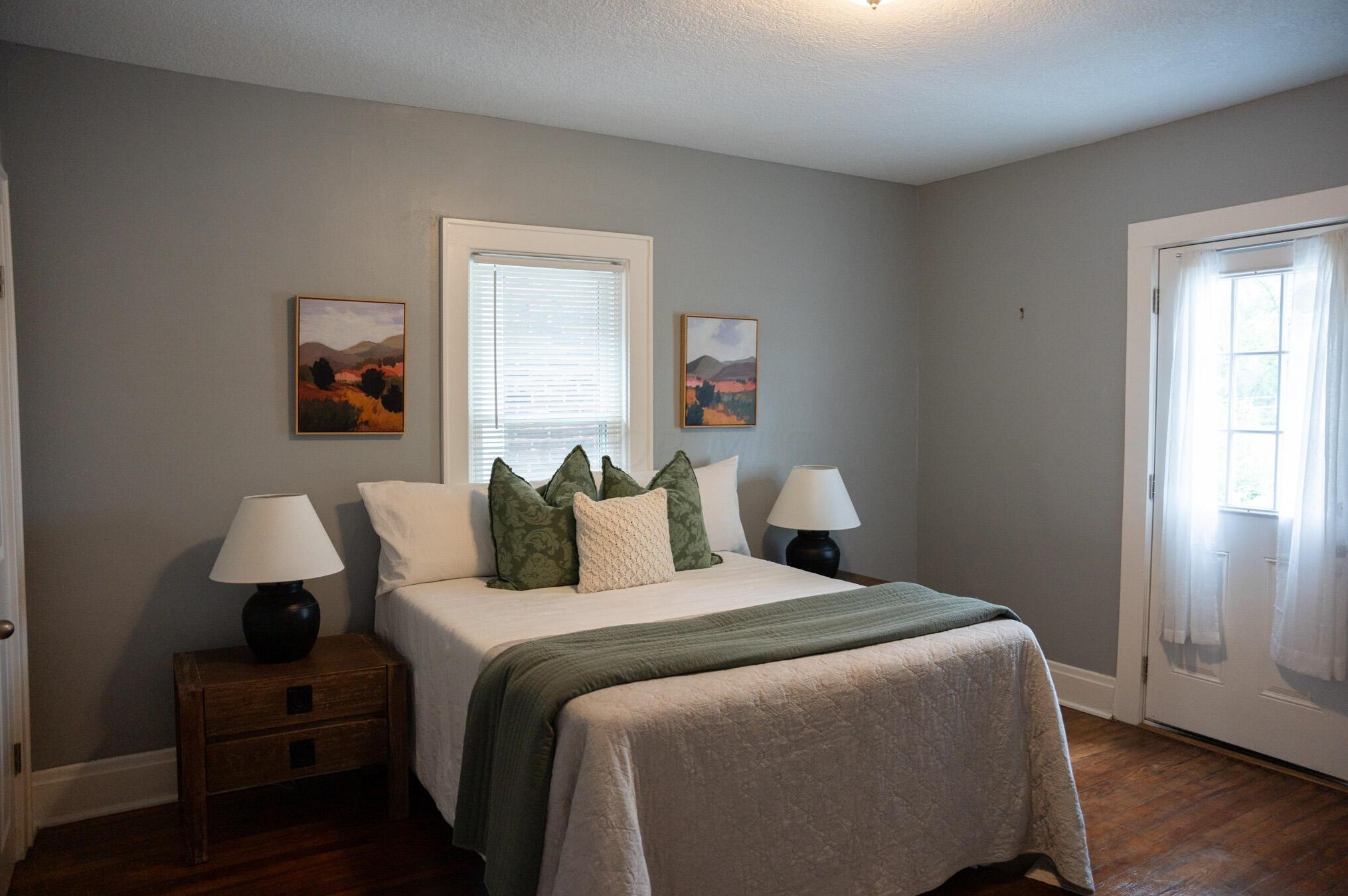 947 Champion Ave, Columbus OH 43206-1565 exterior