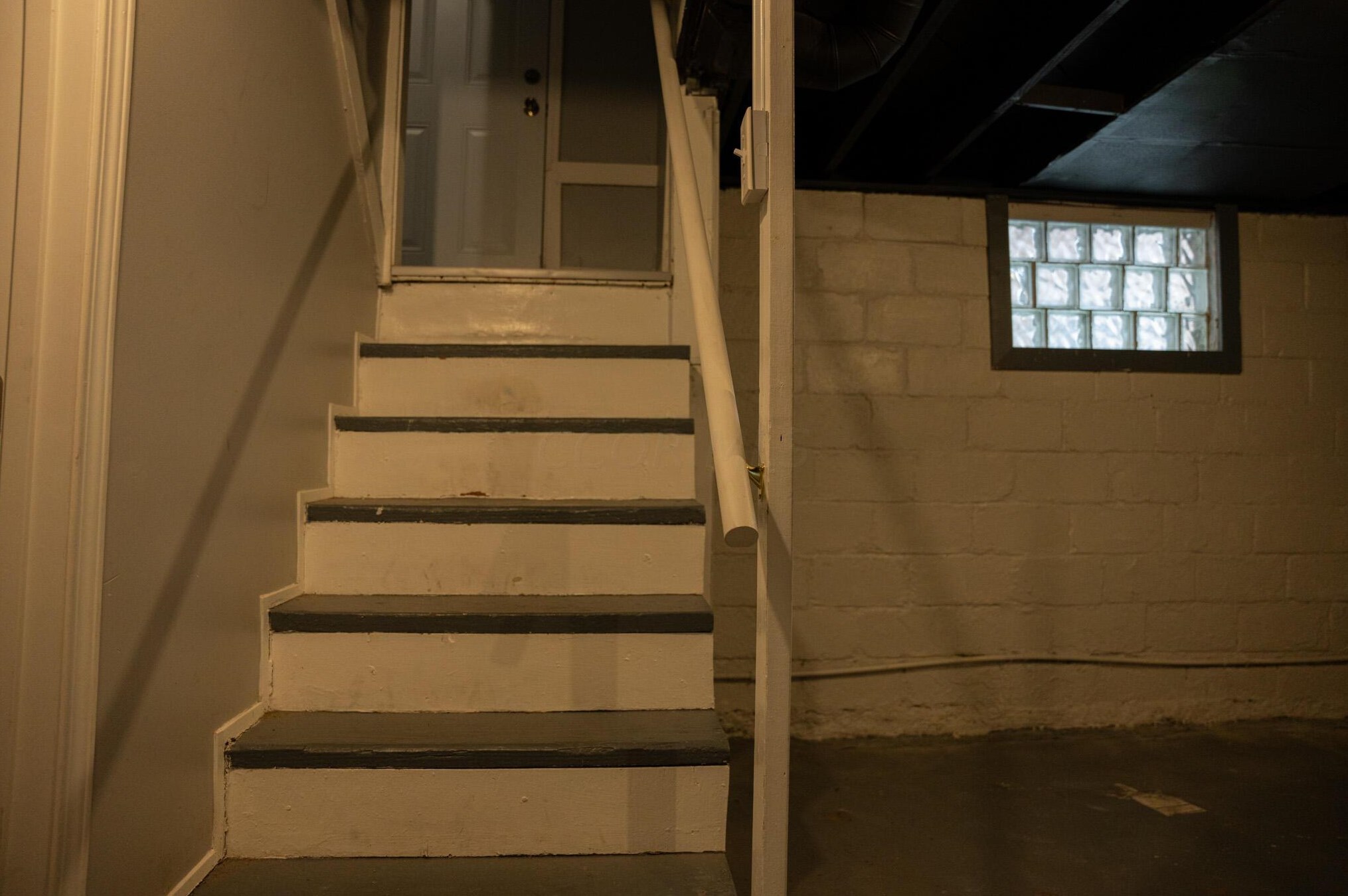 947 Champion Ave, Columbus OH 43206-1565 exterior