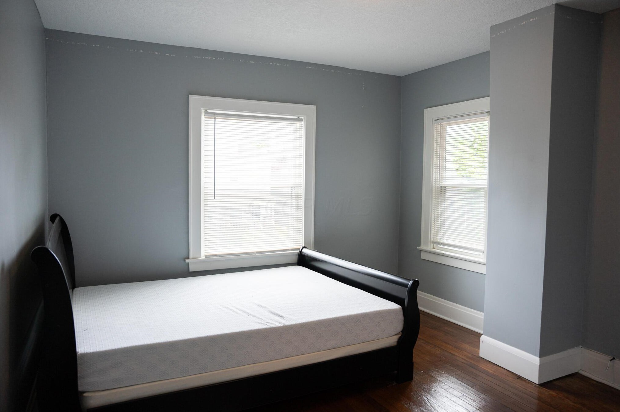 947 Champion Ave, Columbus OH 43206-1565 exterior