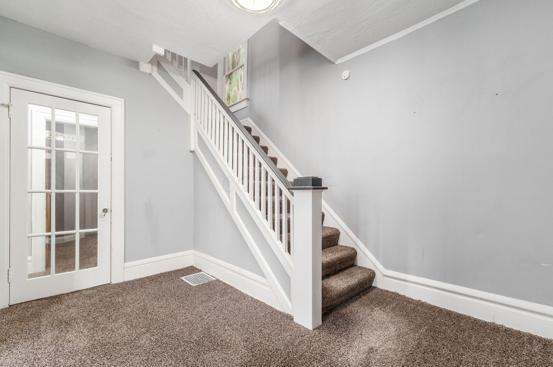 2339 Smt St, Columbus OH 43202-3111 exterior